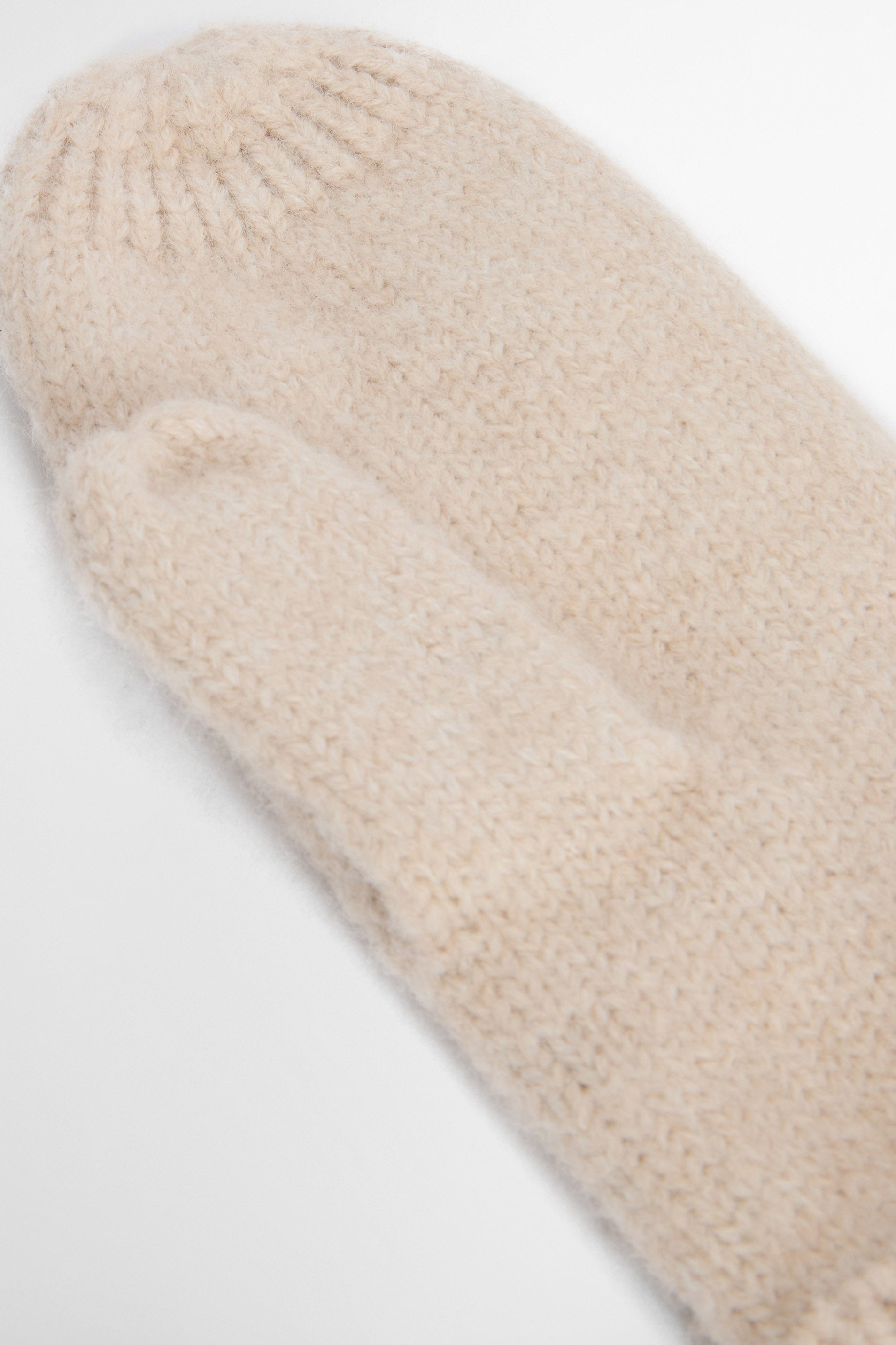Barbour Elsdon Mittens - Eggshell LGL0147_CR11_OS