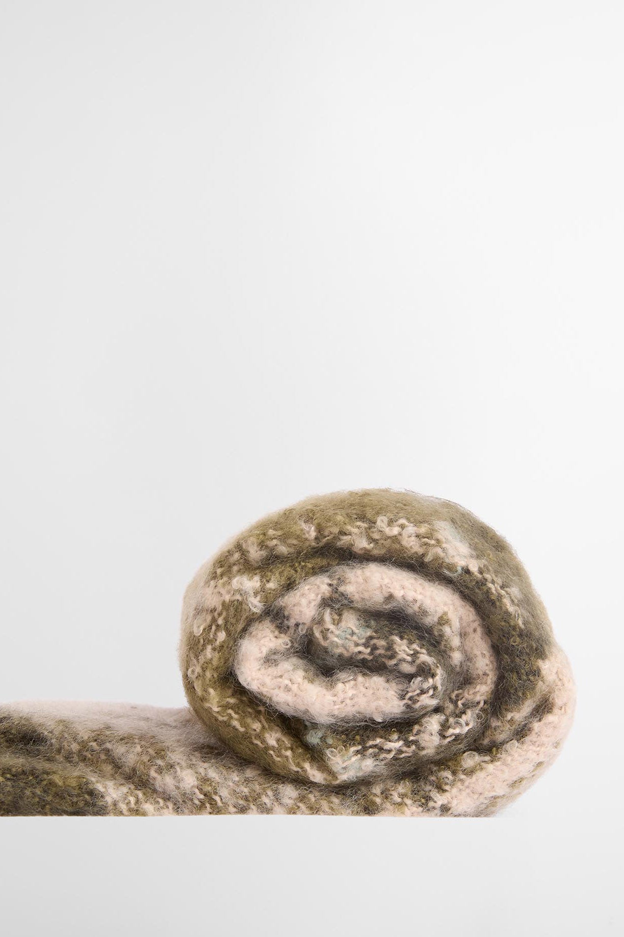 Barbour Saltburn Beanie & Tartan Scarf Gift Set - Ancient Loden/Dk Green LGS0077_GN51_OS