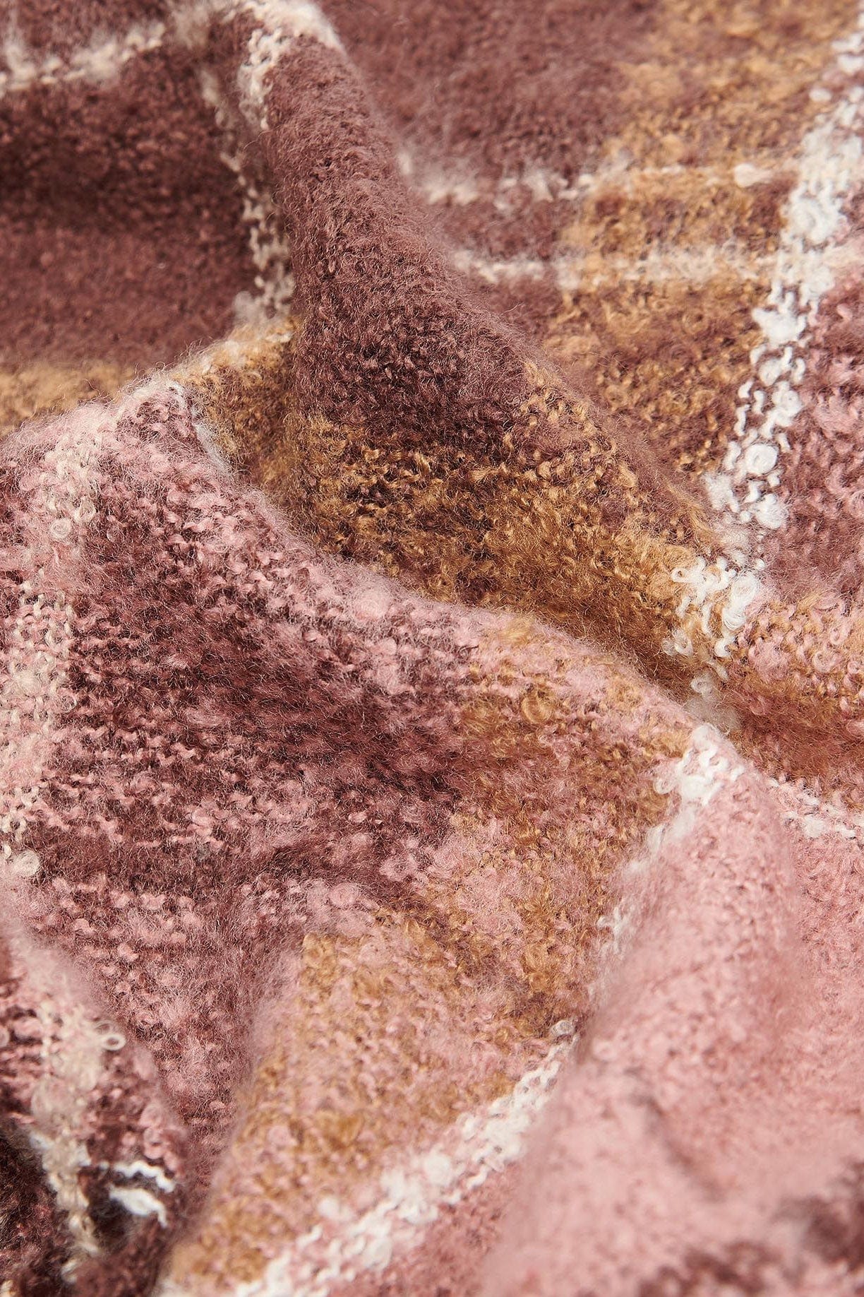 Barbour Saltburn Beanie & Tartan Scarf Gift Set - Chocolate LGS0077_BR91_OS