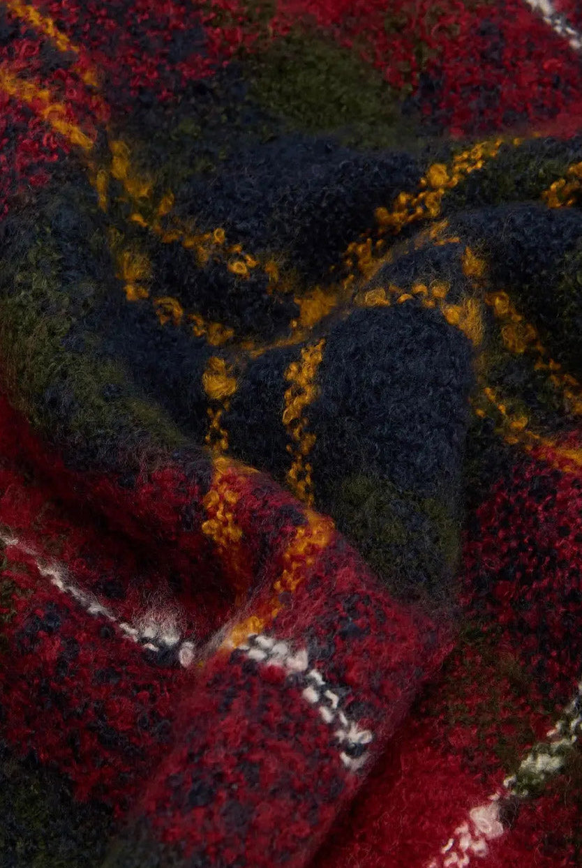 Barbour Saltburn Beanie & Tartan Scarf Gift Set - Winterberry Tartan LGS0077_TN69_OS