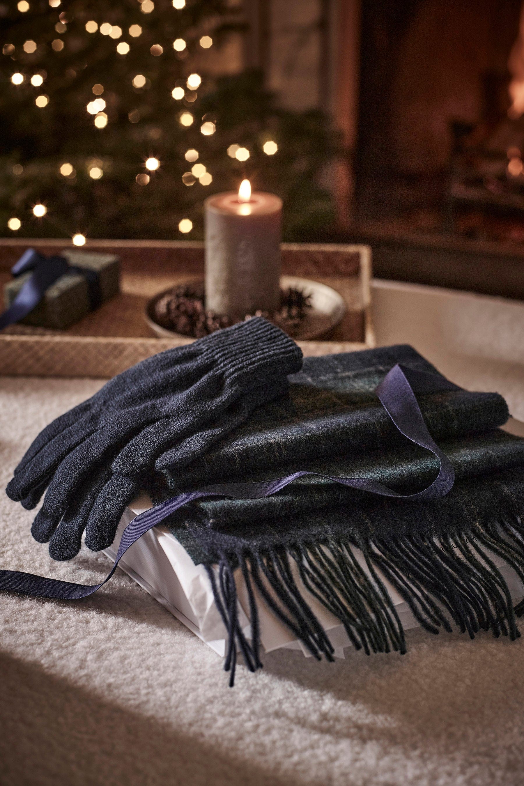 Barbour Tartan Scarf & Glove Gift Set - Green Loch Tartan MGS0018_NY91_OS