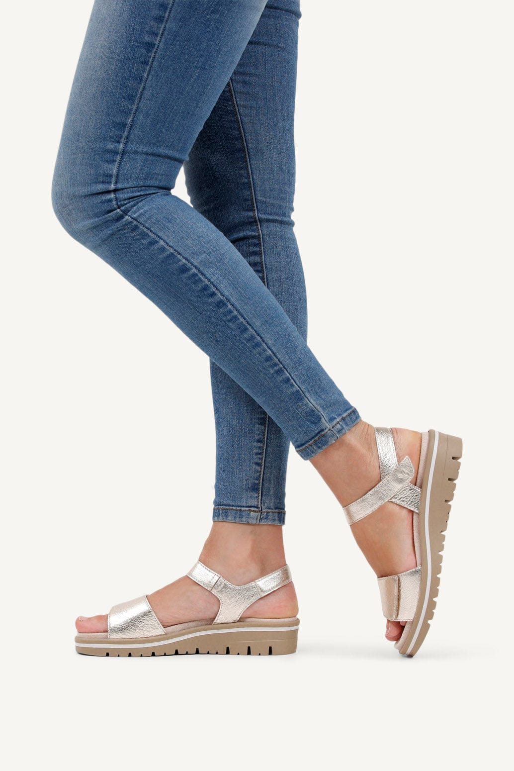 Caprice Wide Fit Leather Sandals - Platin Metal