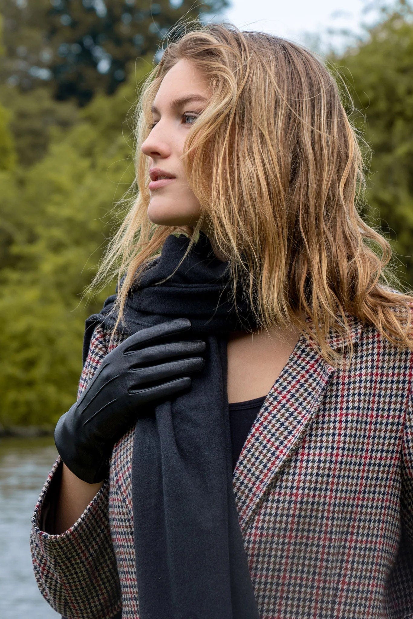 Dents Womens Maisie Classic Hairsheep Leather Touchscreen Gloves - Black