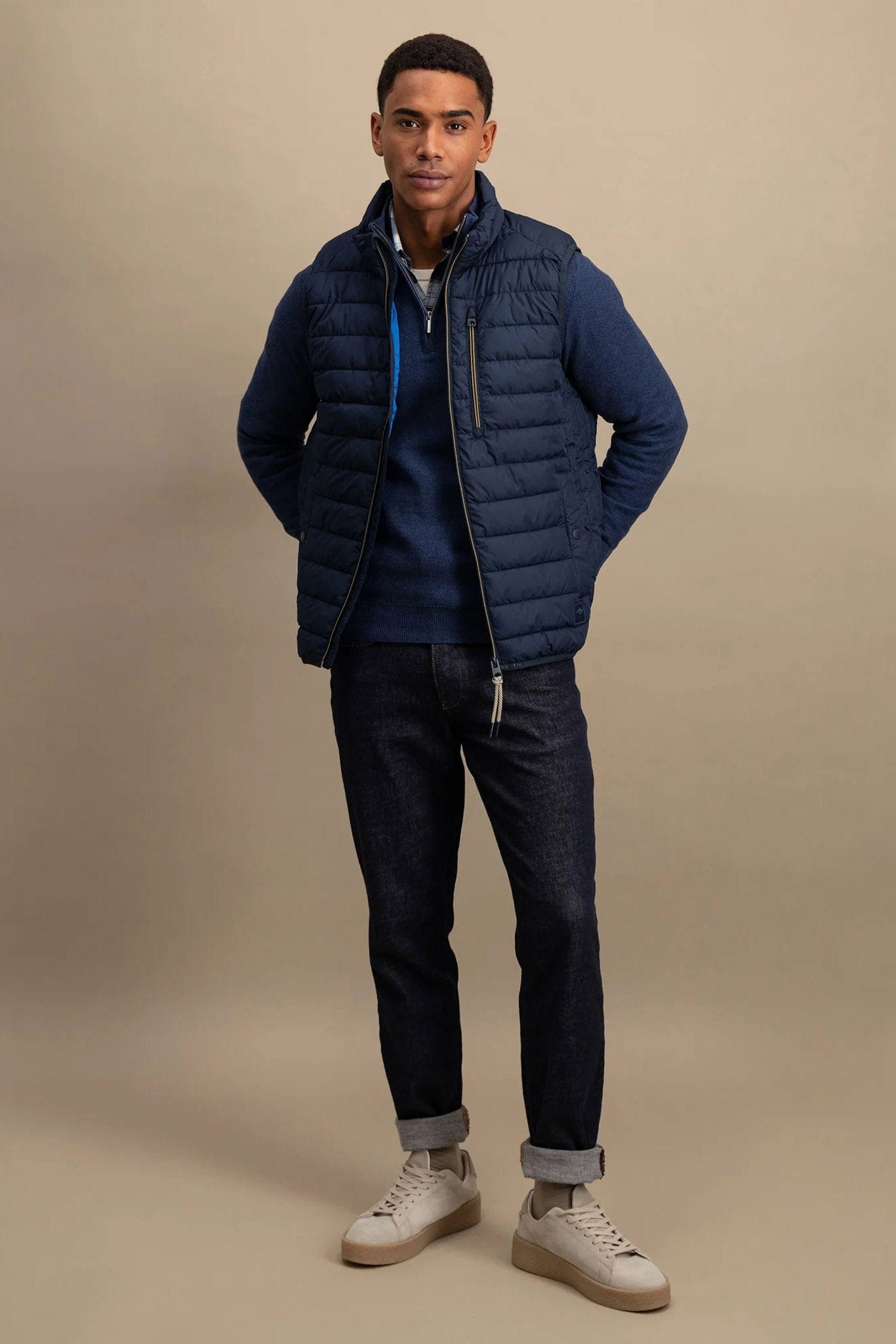 Fynch Hatton Light Weight Gilet - Dark Navy