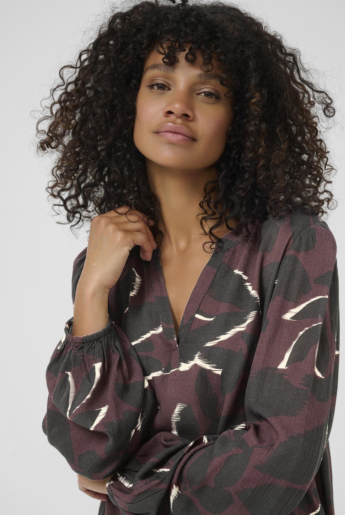 Kaffe Beate Leaf Print Blouse - Windsor Wine/Black