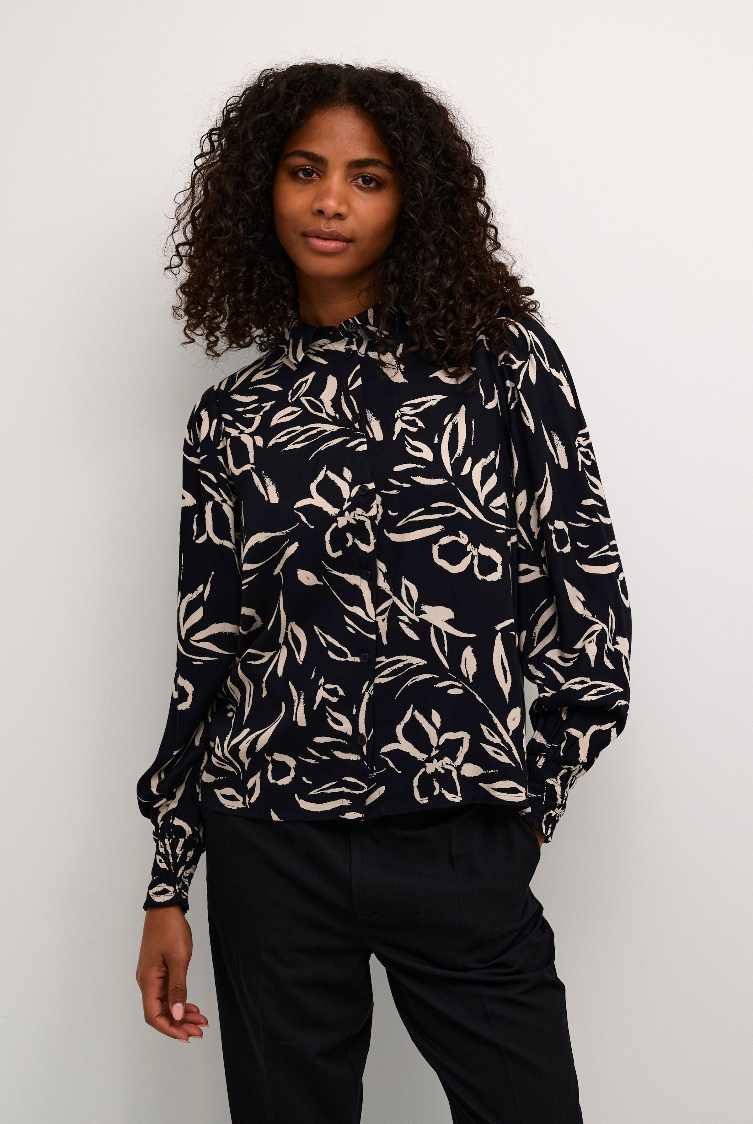 Kaffe Forrest Printed Shirt - Black/Sand Painted Flower