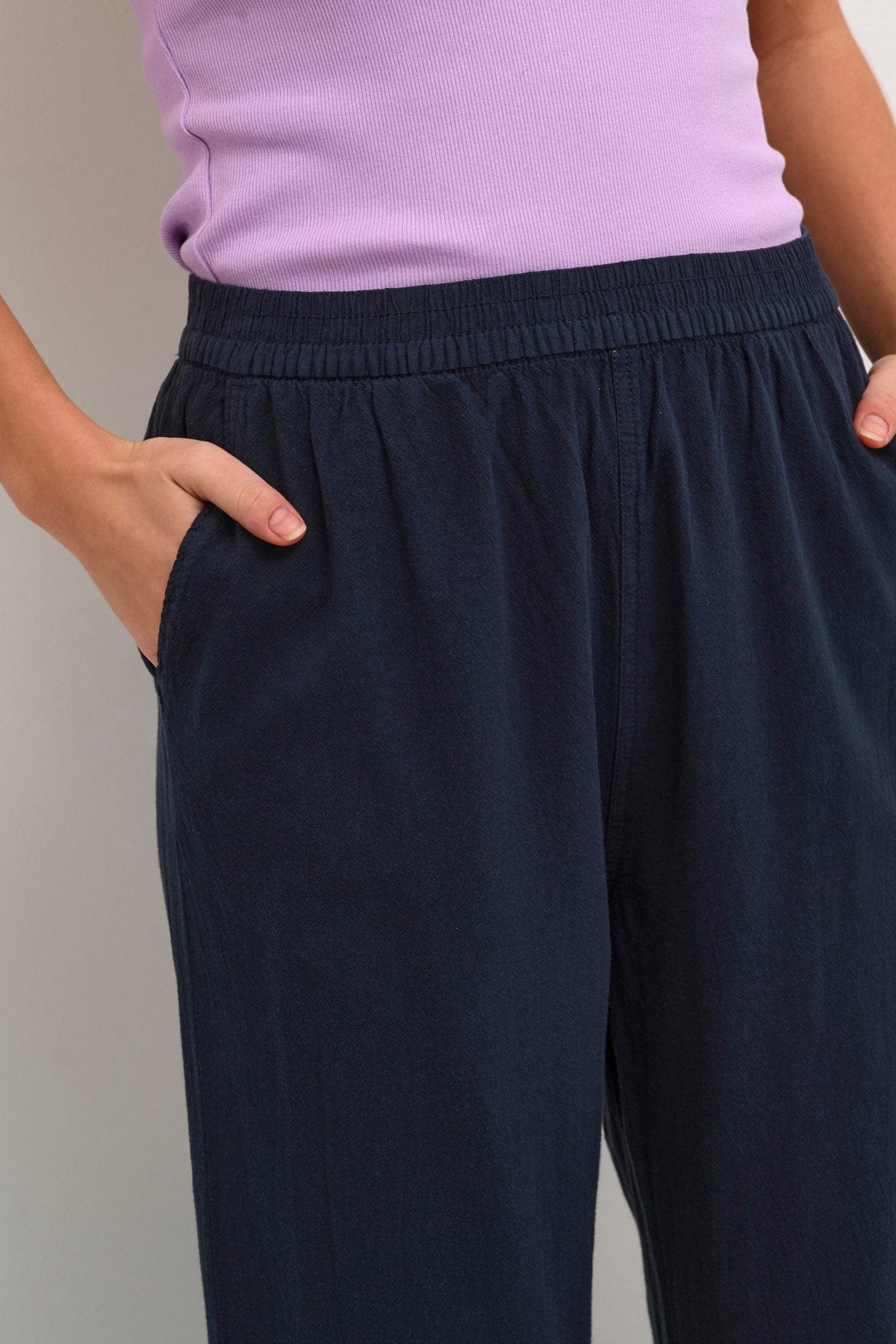 Kaffe Naya Cotton Elasticated Waist Cropped Trousers - Midnight Marine