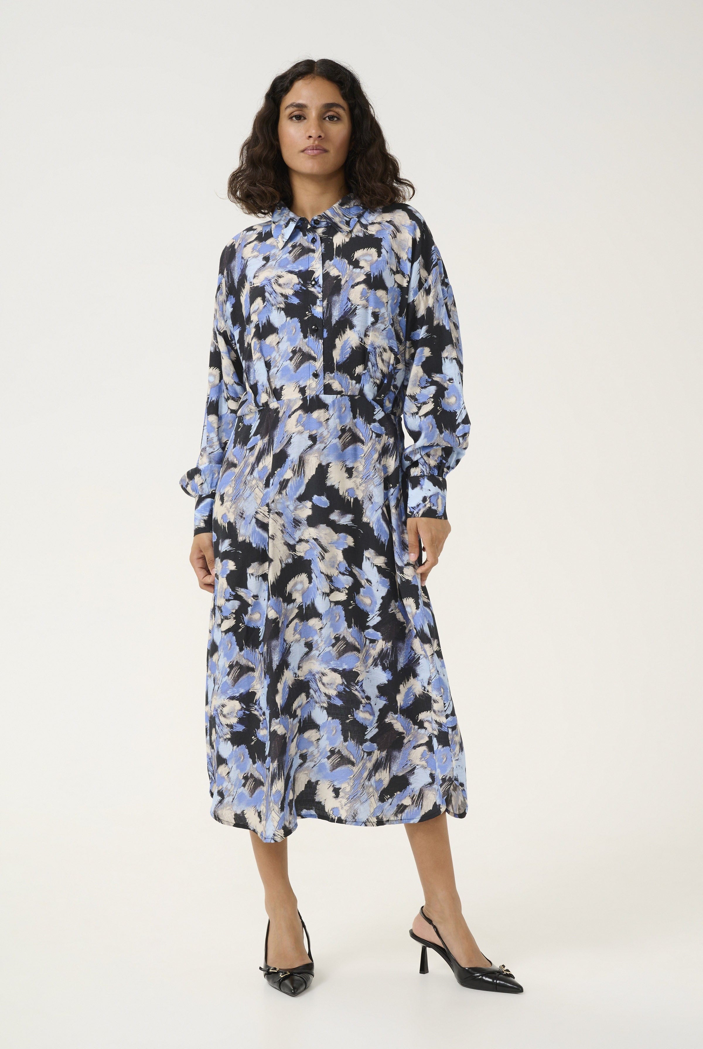 Kaffe Victoria Shirt Midi Dress - Black/Blue Graphic Strokes
