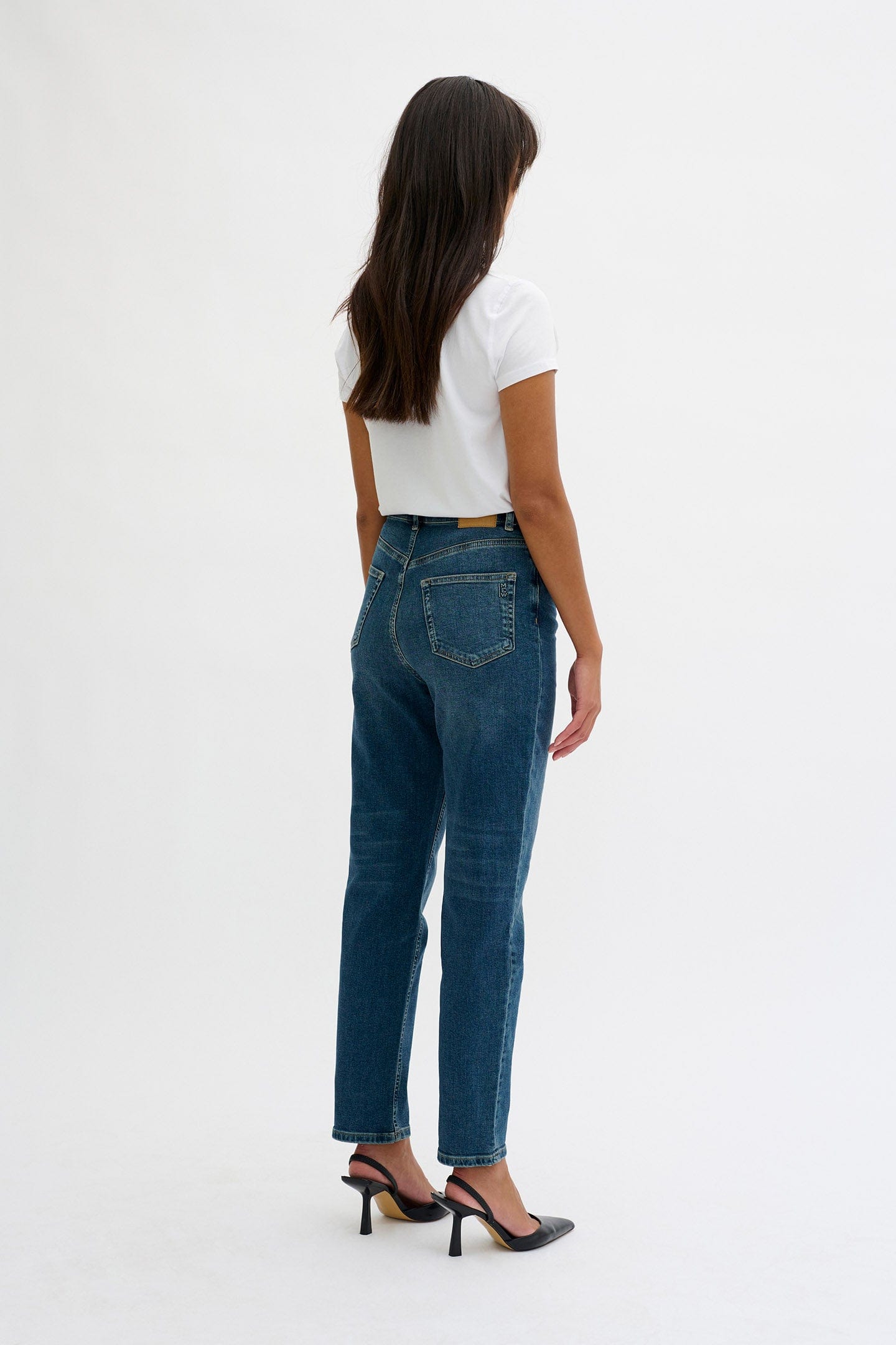 My Essential Wardrobe The Celina Extra High Waist Straight Jean - Medium Blue Retro Wash