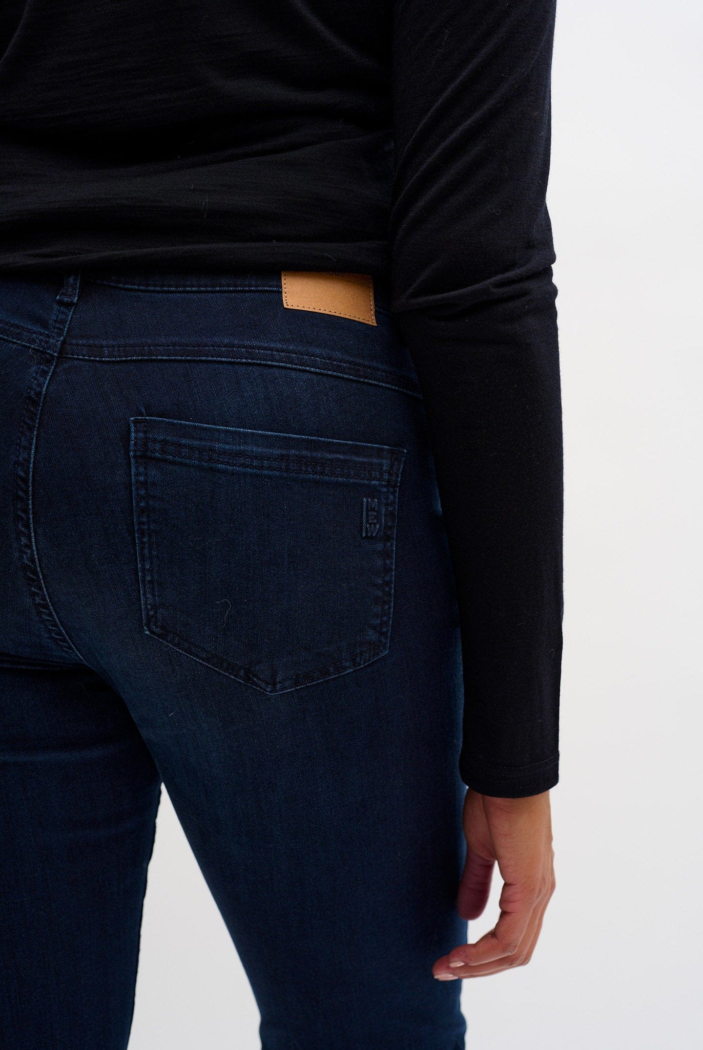 My Essential Wardrobe The Celina High Waist Straight Jean - Dark Blue Wash