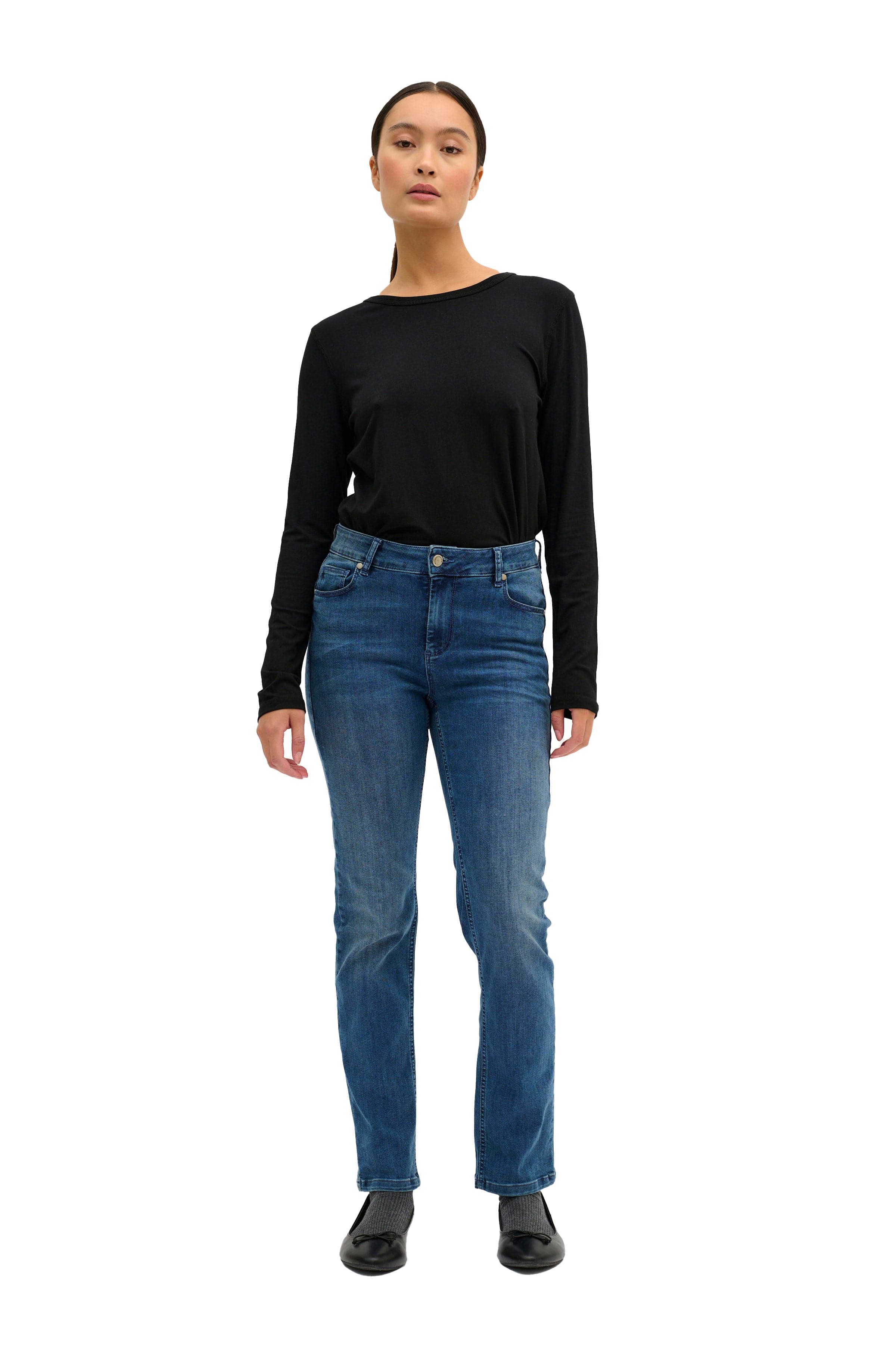 My Essential Wardrobe The Celina High Waist Straight Jean - Medium Blue Vintage Wash