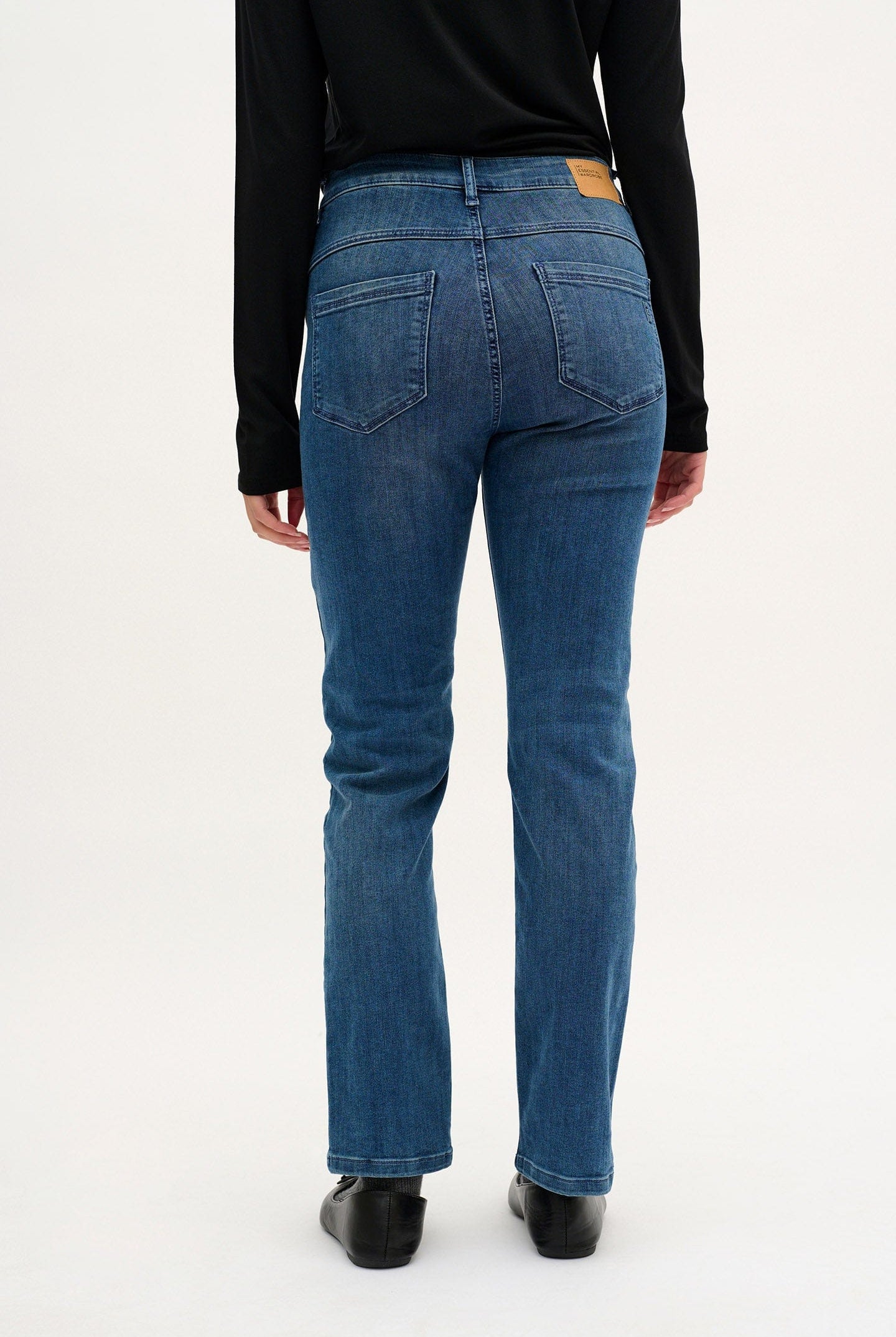My Essential Wardrobe The Celina High Waist Straight Jean - Medium Blue Vintage Wash