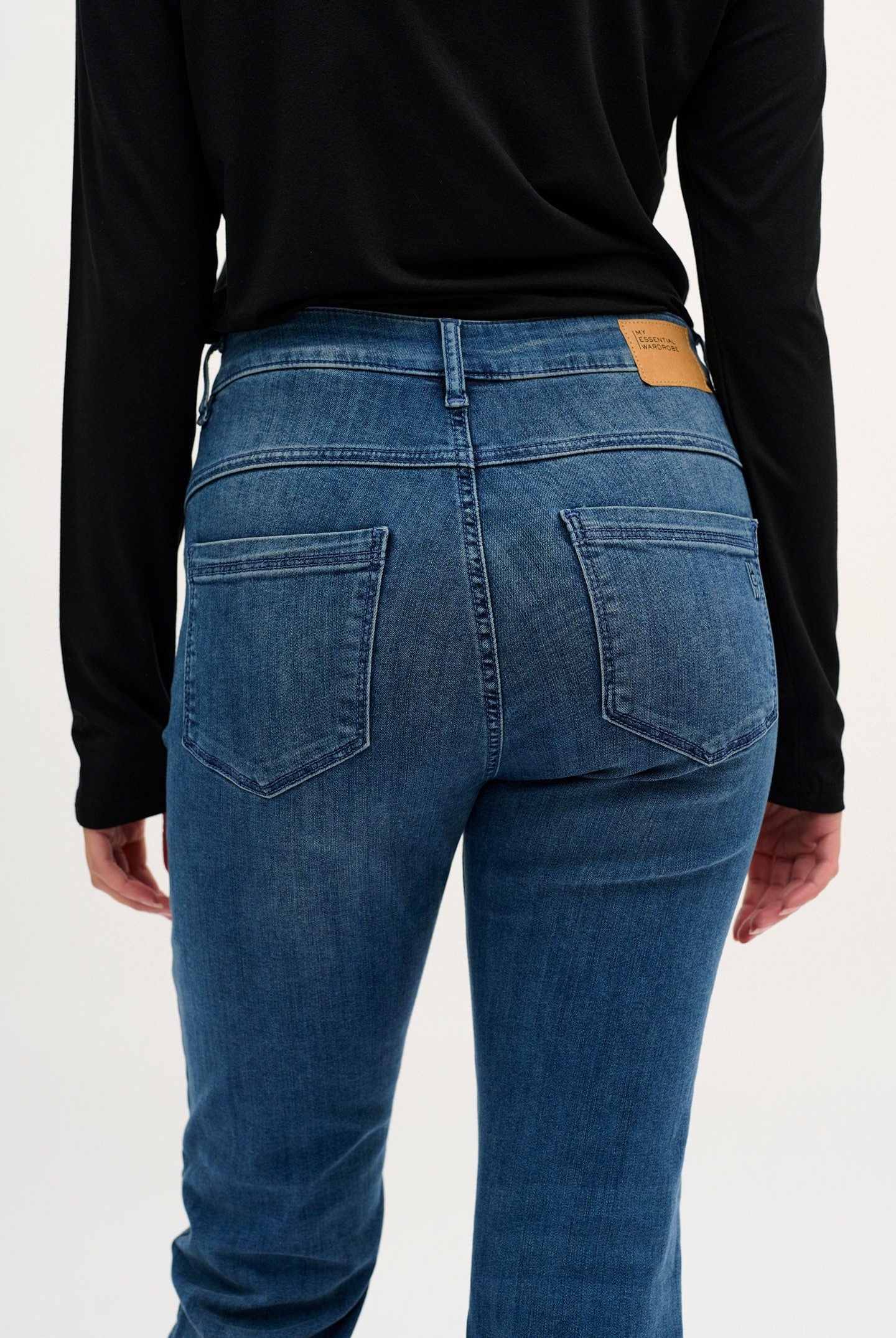 My Essential Wardrobe The Celina High Waist Straight Jean - Medium Blue Vintage Wash