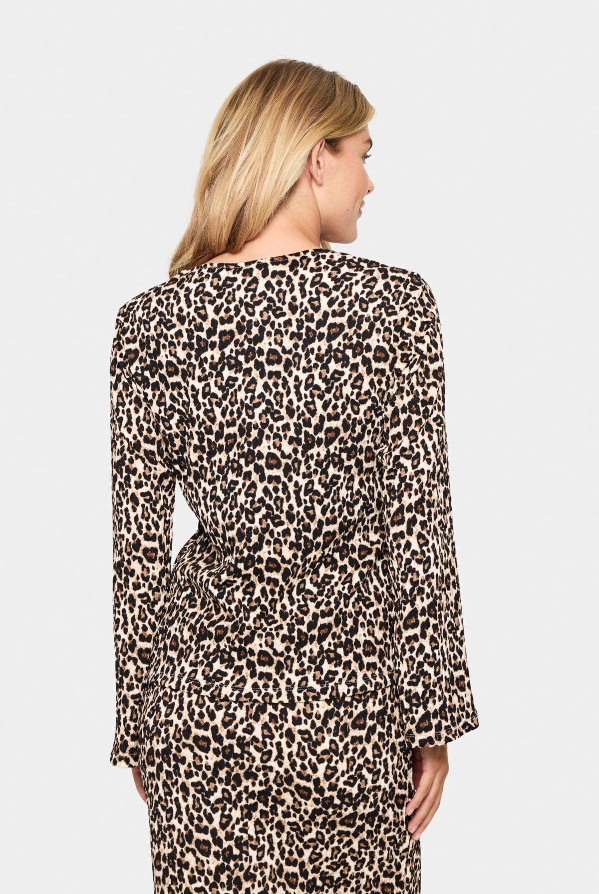 Saint Tropez Ilyssa Flared Sleeve Top - Black Reg Leo