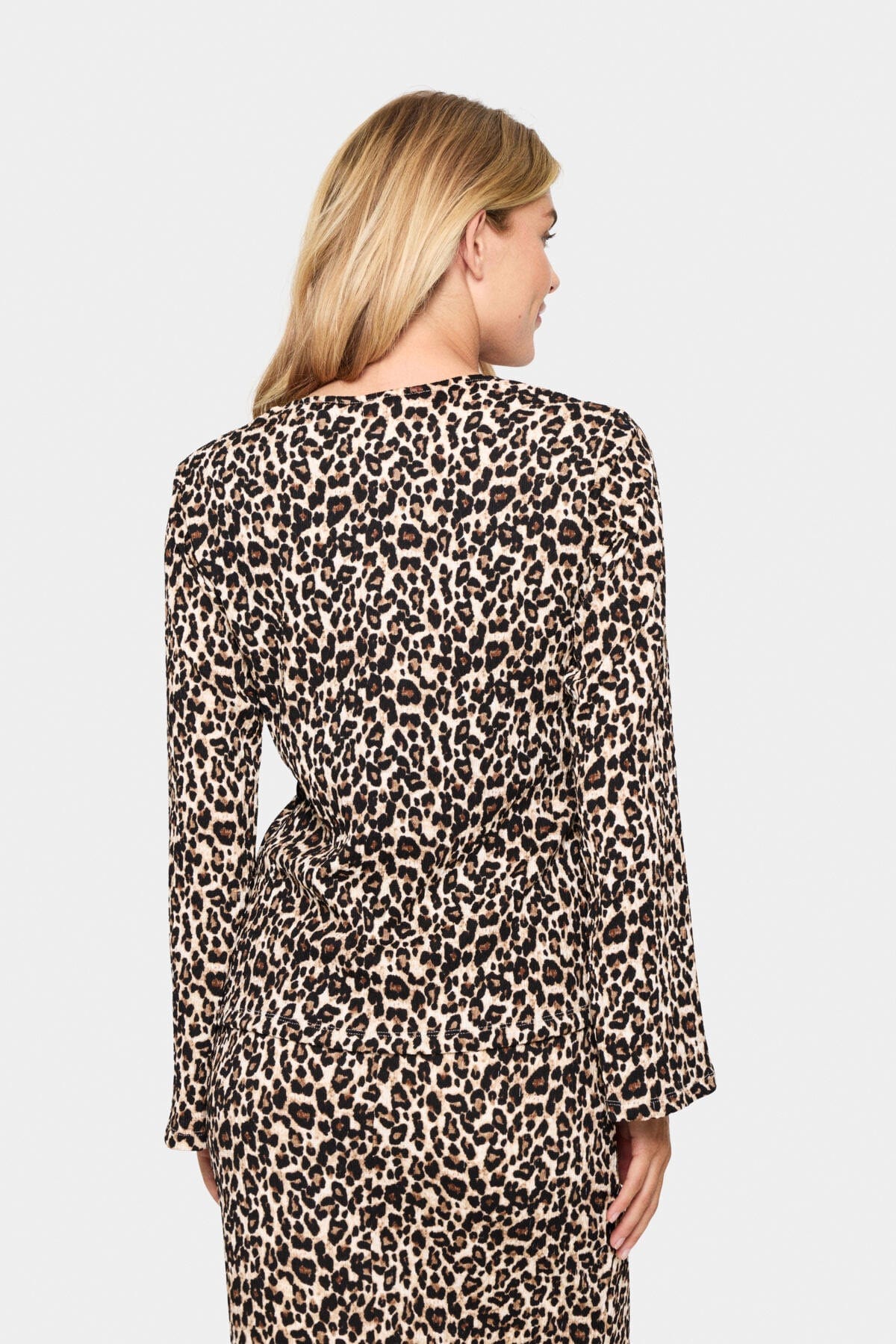 Saint Tropez Ilyssa Flared Sleeve Top - Black Reg Leo