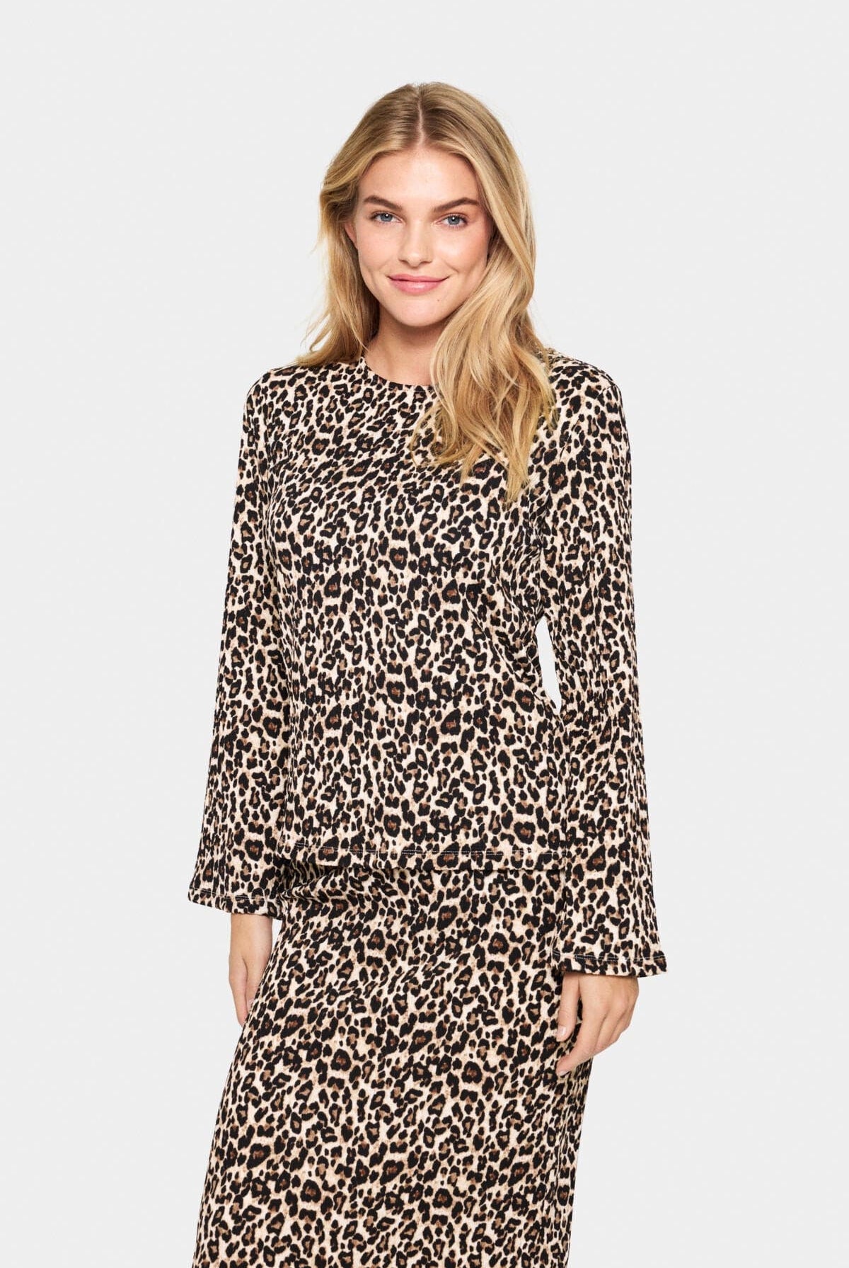 Saint Tropez Ilyssa Flared Sleeve Top - Black Reg Leo