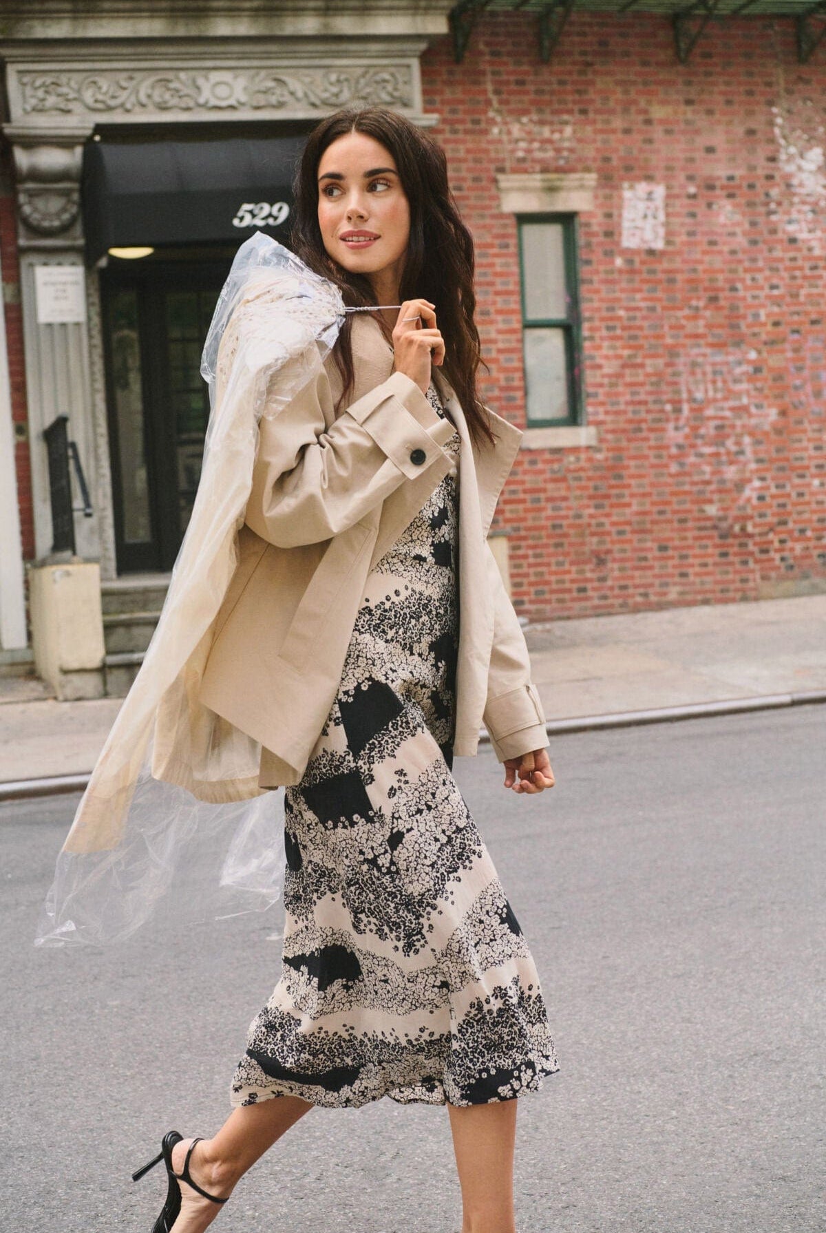 Saint Tropez Iselin Printed Dress - Black Wavy Flowers