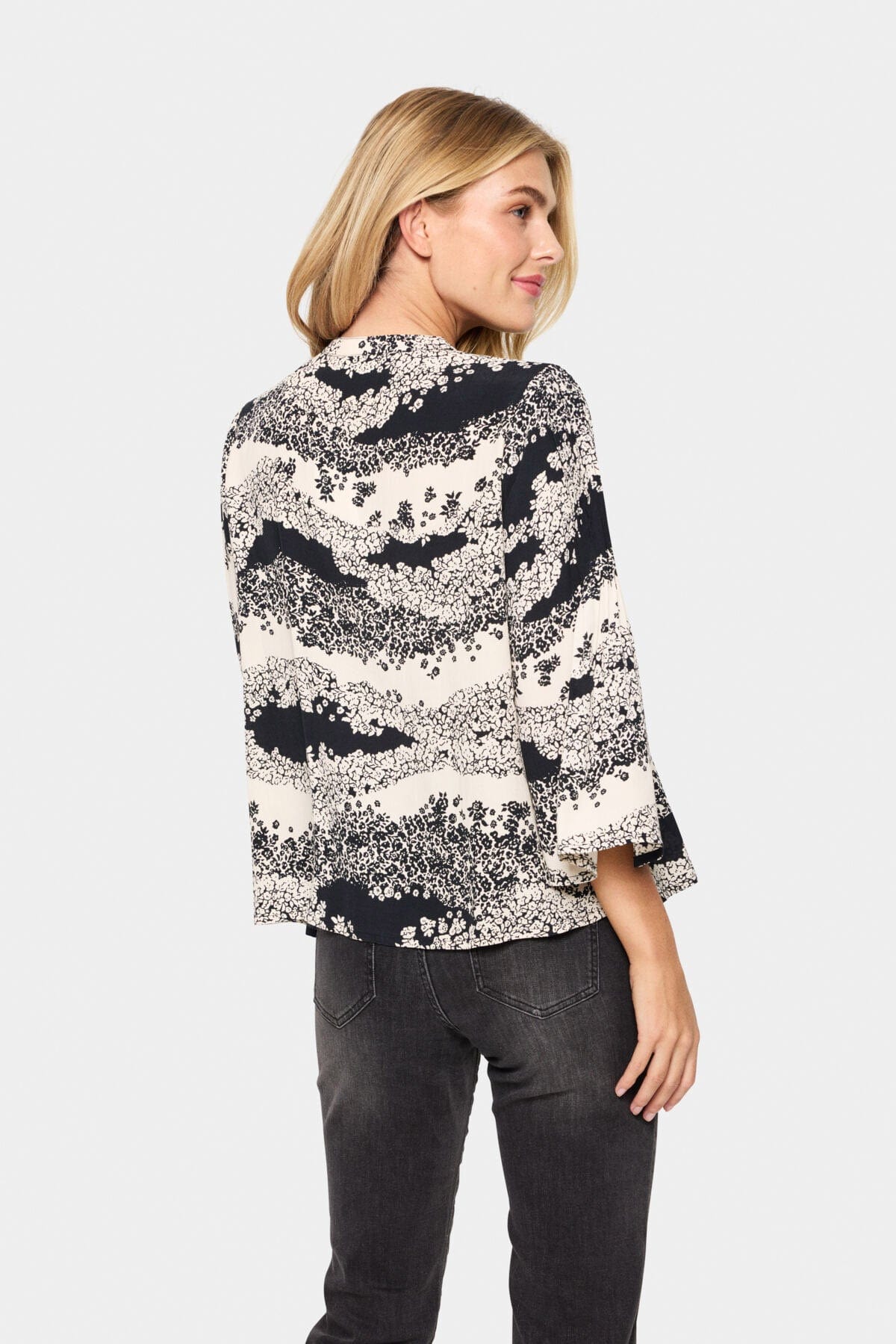 Saint Tropez Iselin Printed Shirt - Black Wavy Flowers