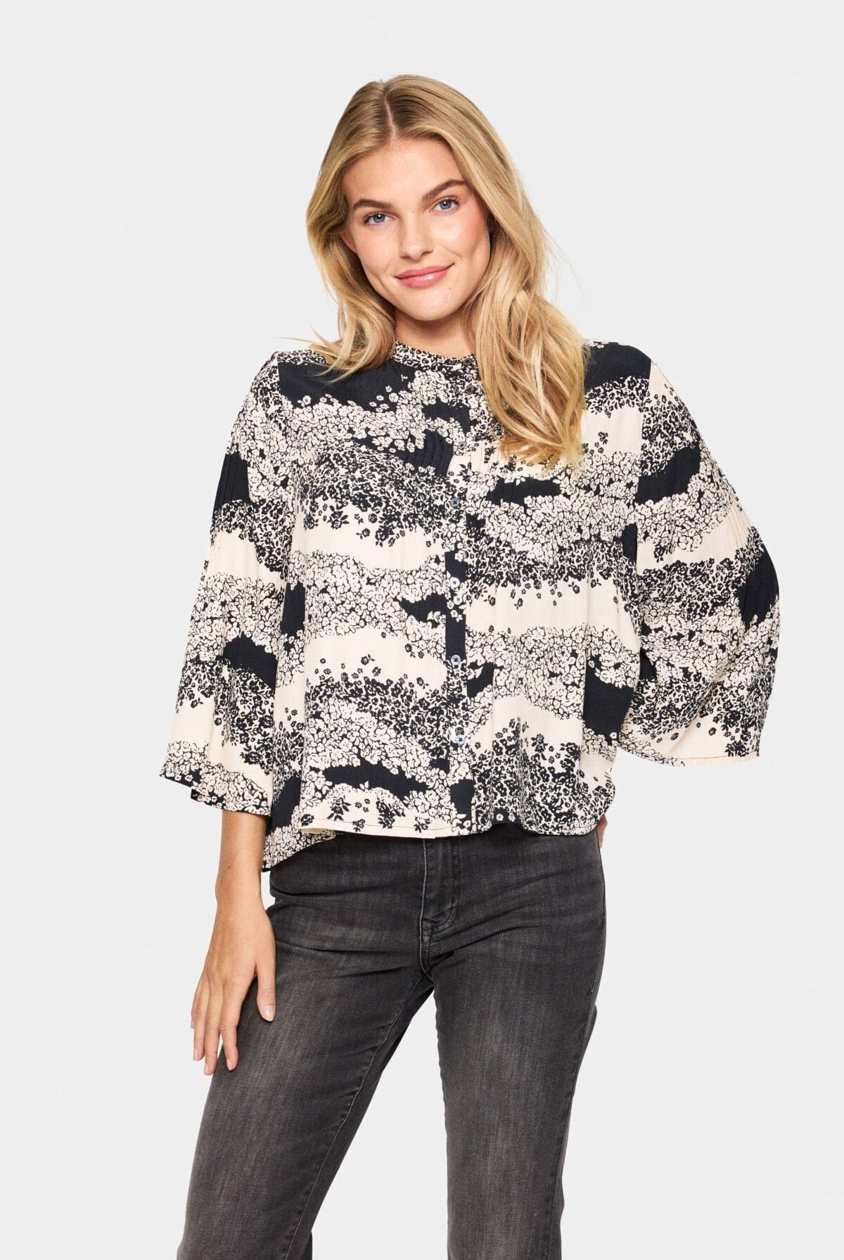 Saint Tropez Iselin Printed Shirt - Black Wavy Flowers