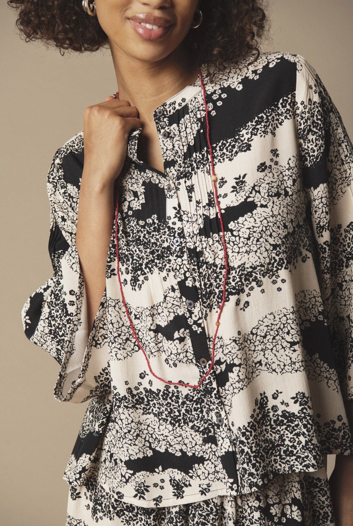 Saint Tropez Iselin Printed Shirt - Black Wavy Flowers