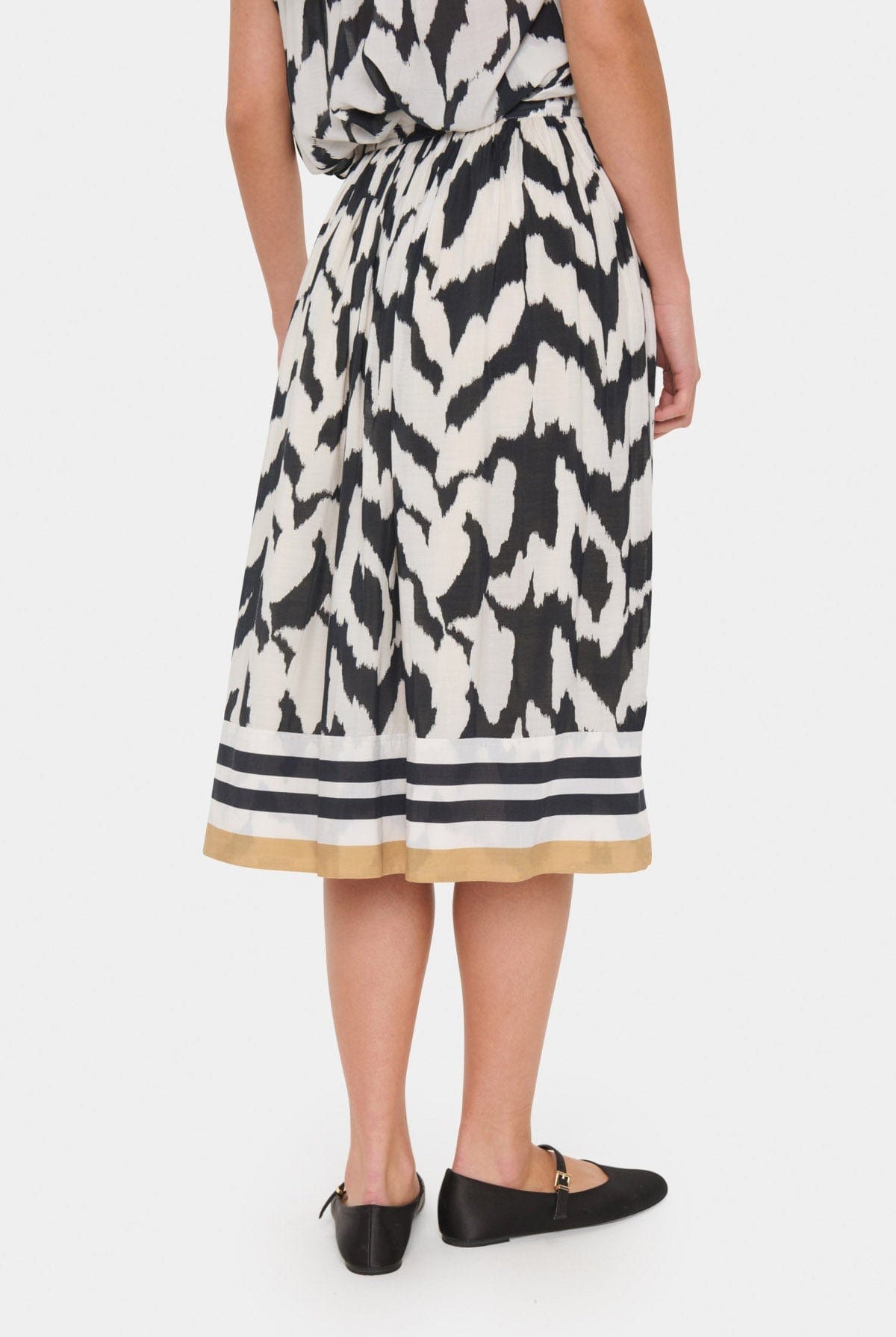 Saint Tropez Kelsie Printed Skirt - Black Monochrome Strokes
