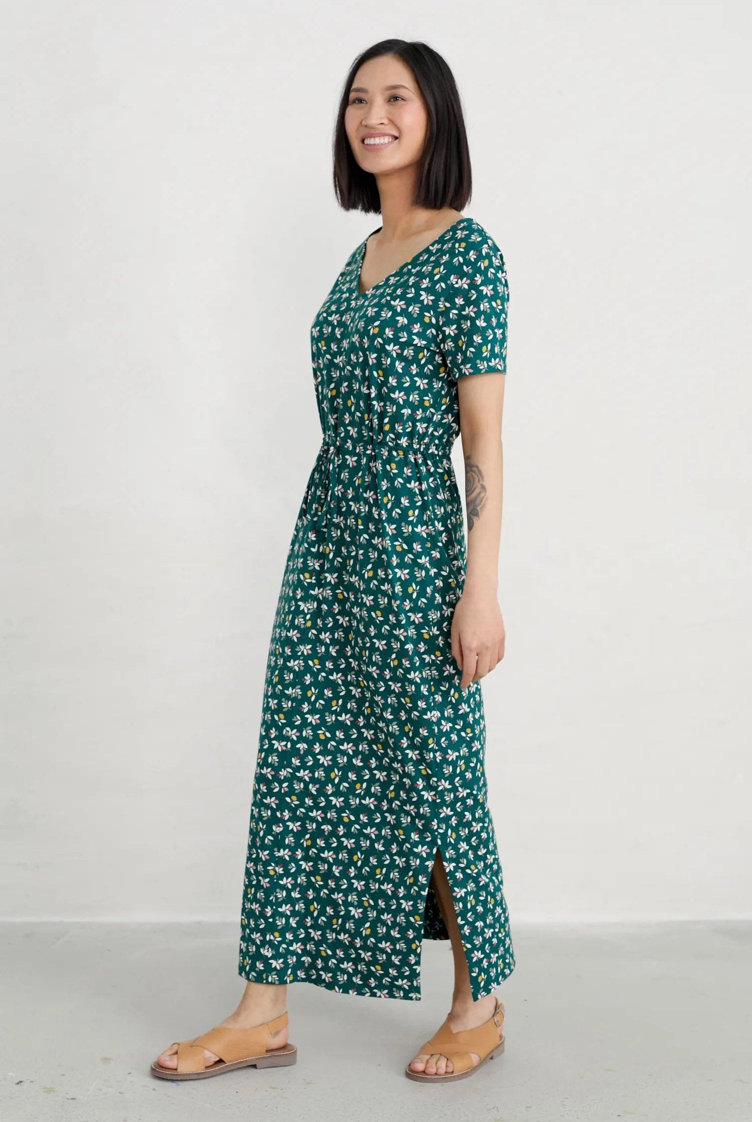 Seasalt Chy Ryn Dress - Flower Cuttings Dark Wreckage