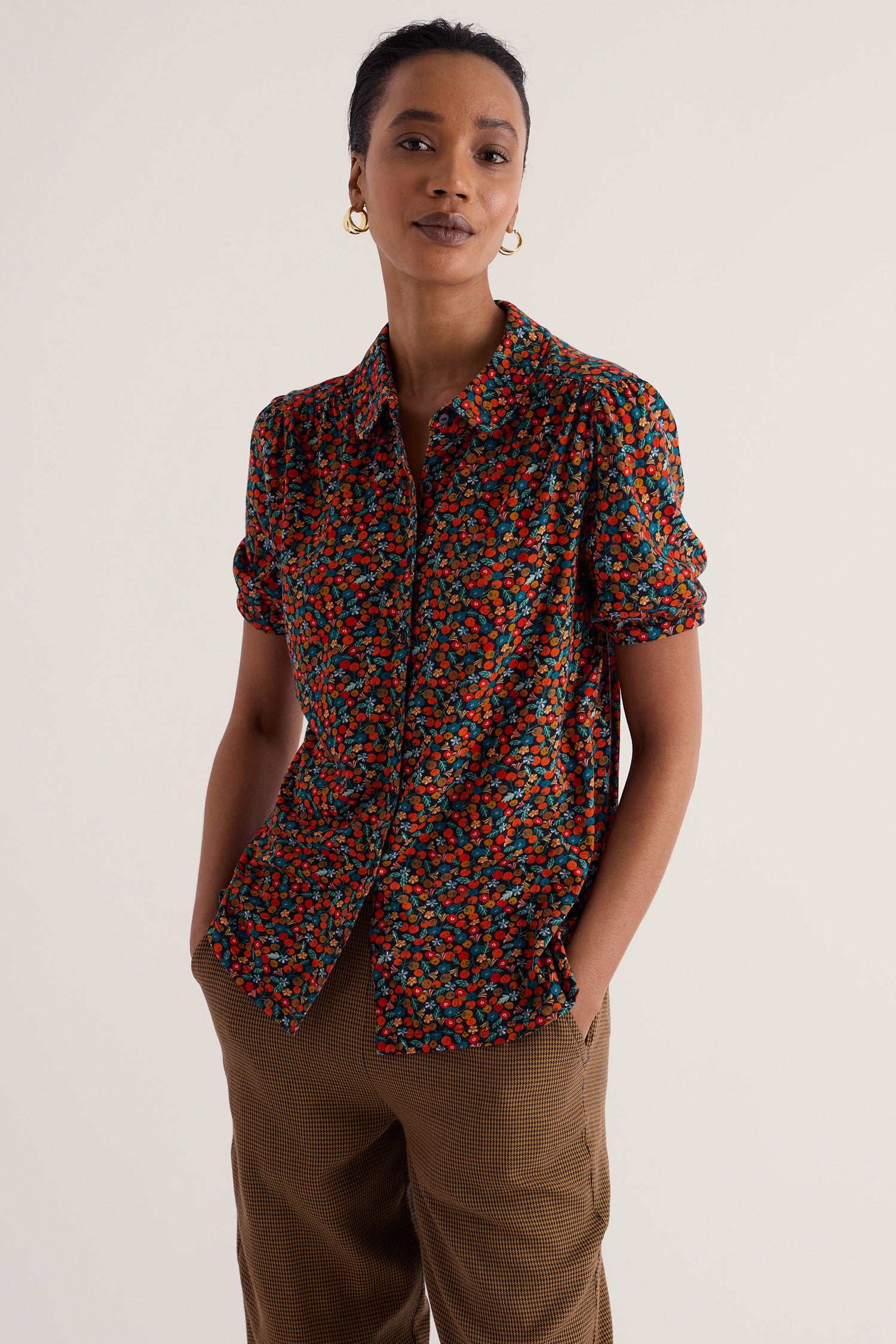 Seasalt Embrace Shirt - Tomato Blooms Maritime