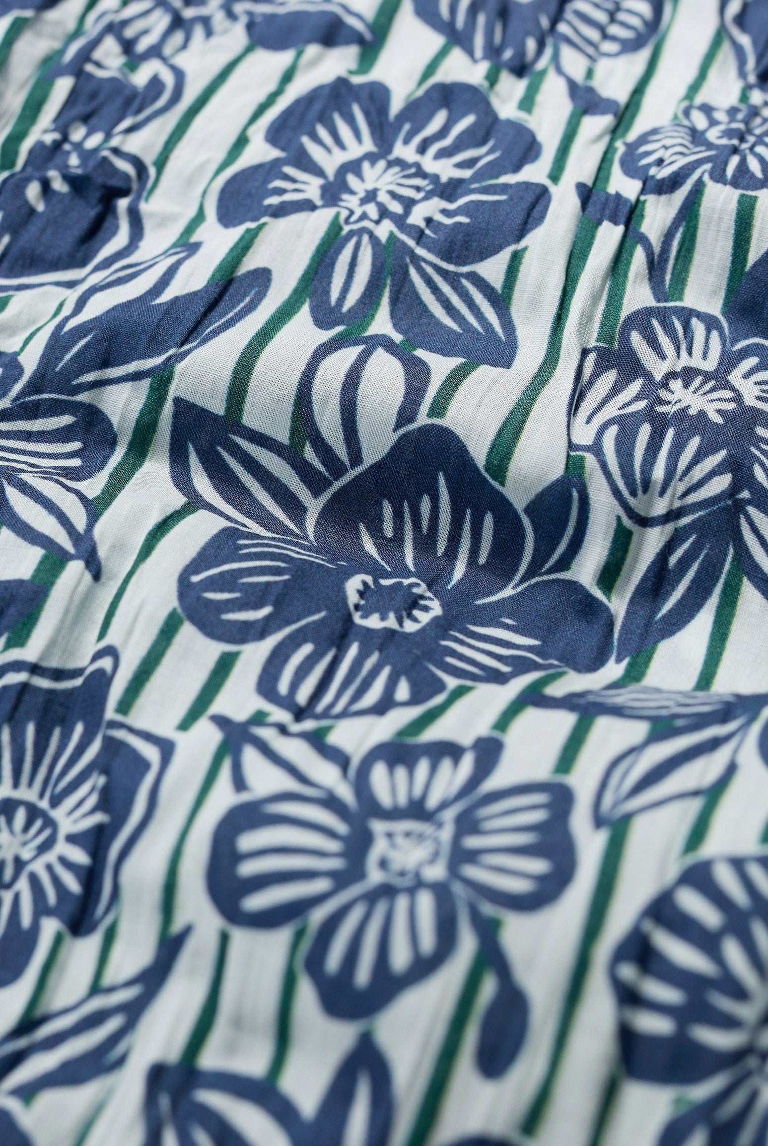 Seasalt Larissa Organic Cotton Shirt - Floral Imprint Chalk