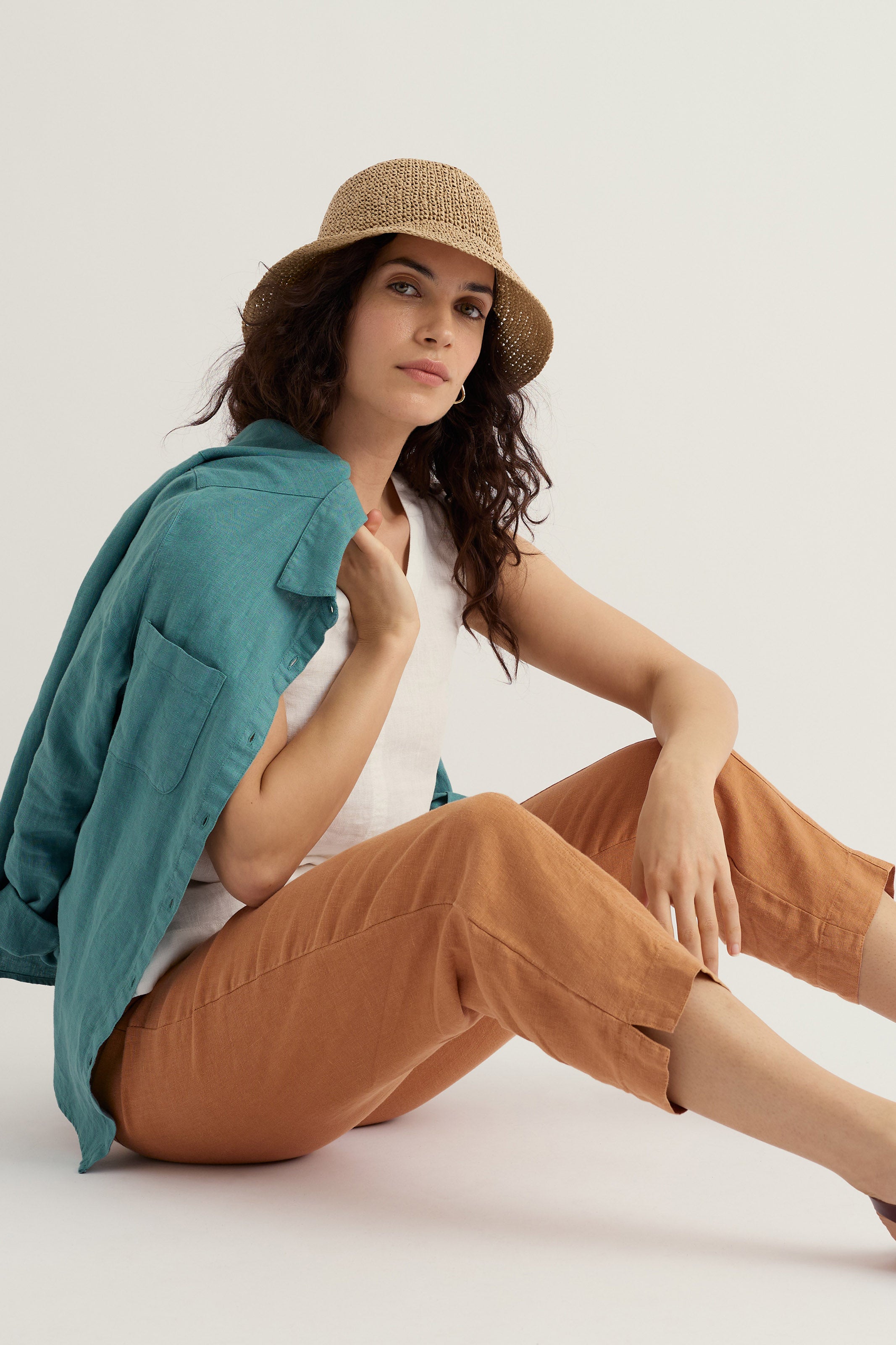 Seasalt Lighthouse Station Vest - Chalk