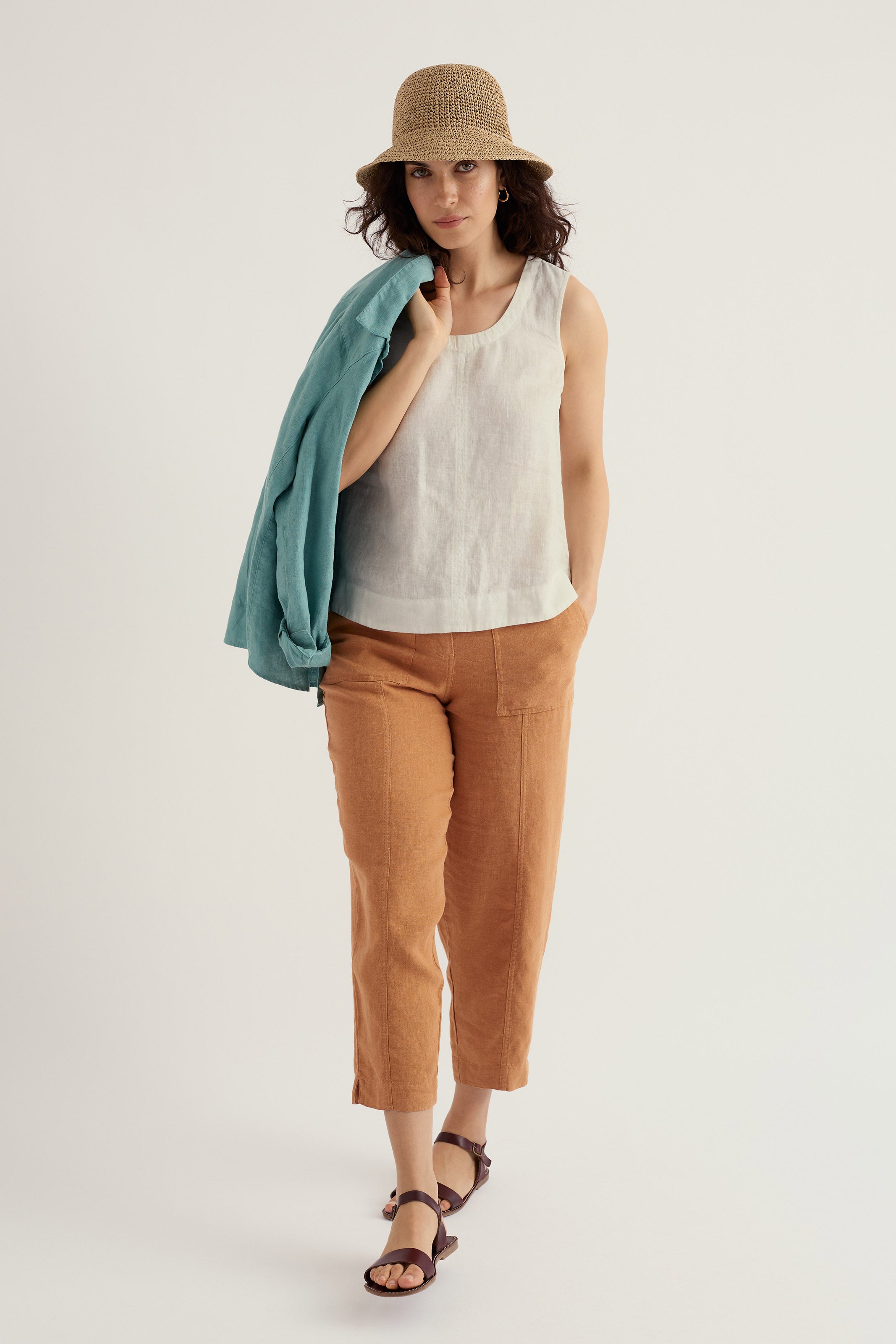 Seasalt Lighthouse Station Vest - Chalk