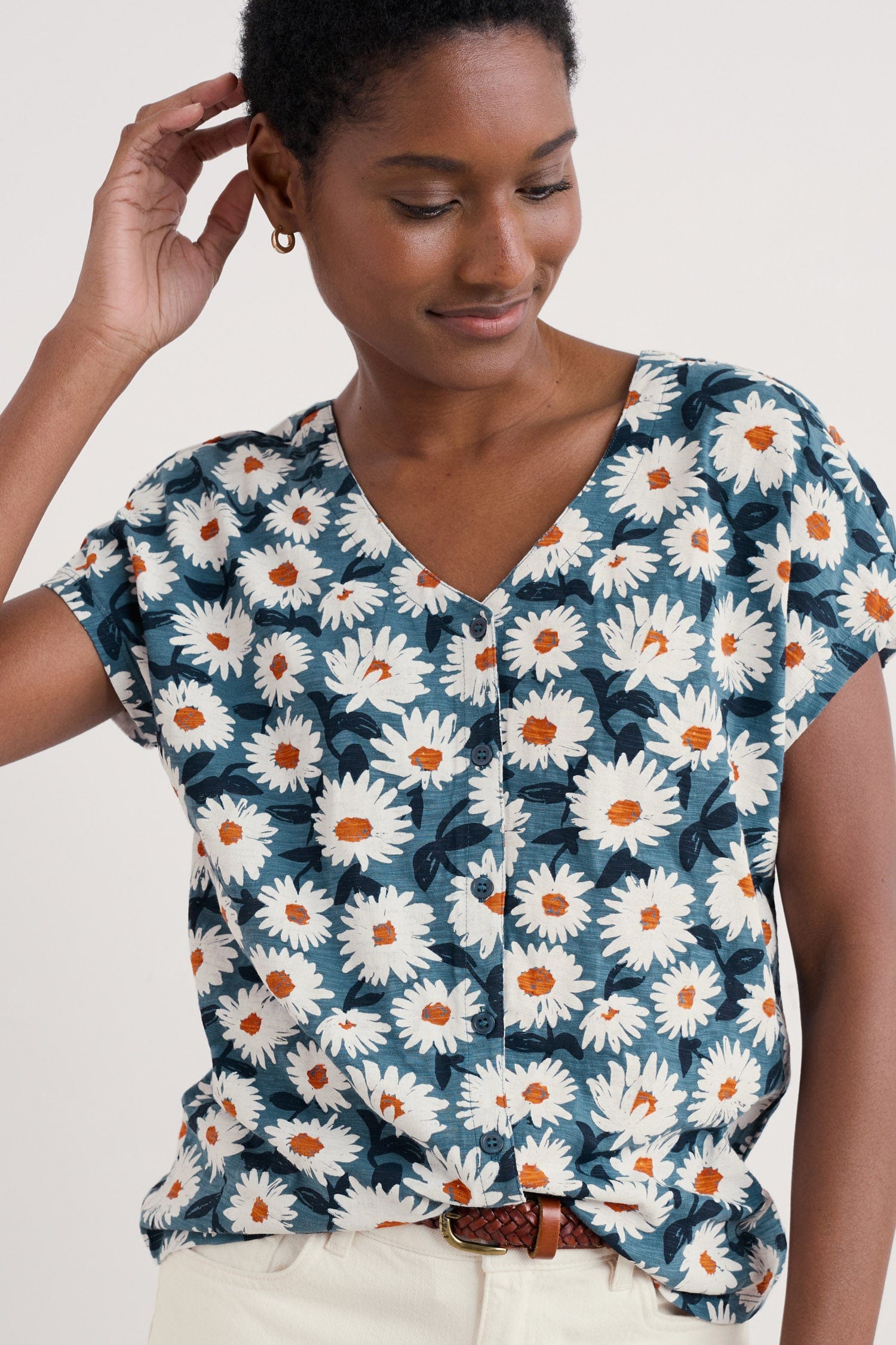 Seasalt Studio Glass V-Neck Jersey Top - Arty Daisy Dusky Jade