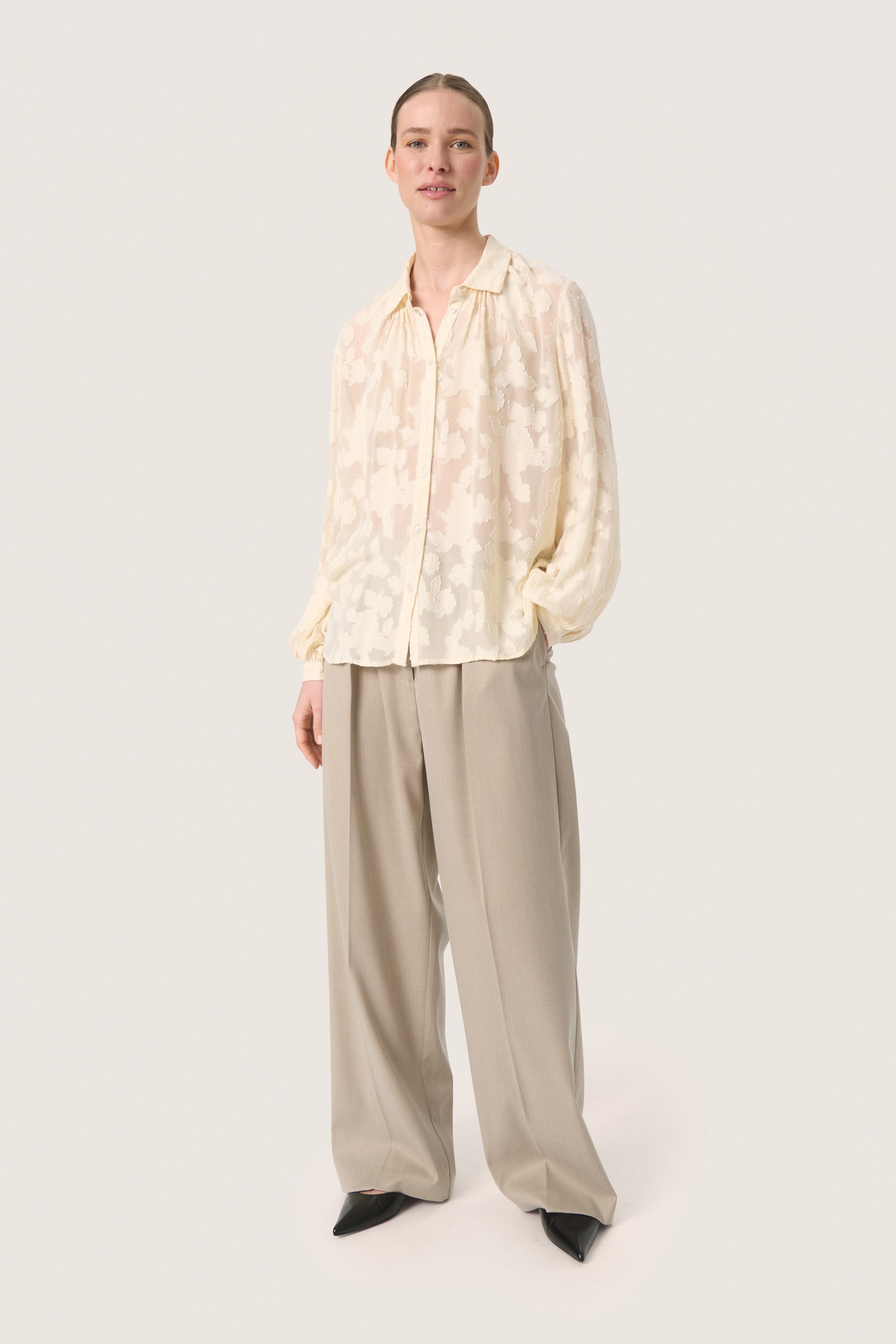 Soaked in Luxury Felisia Jacquard Shirt - Sandshell