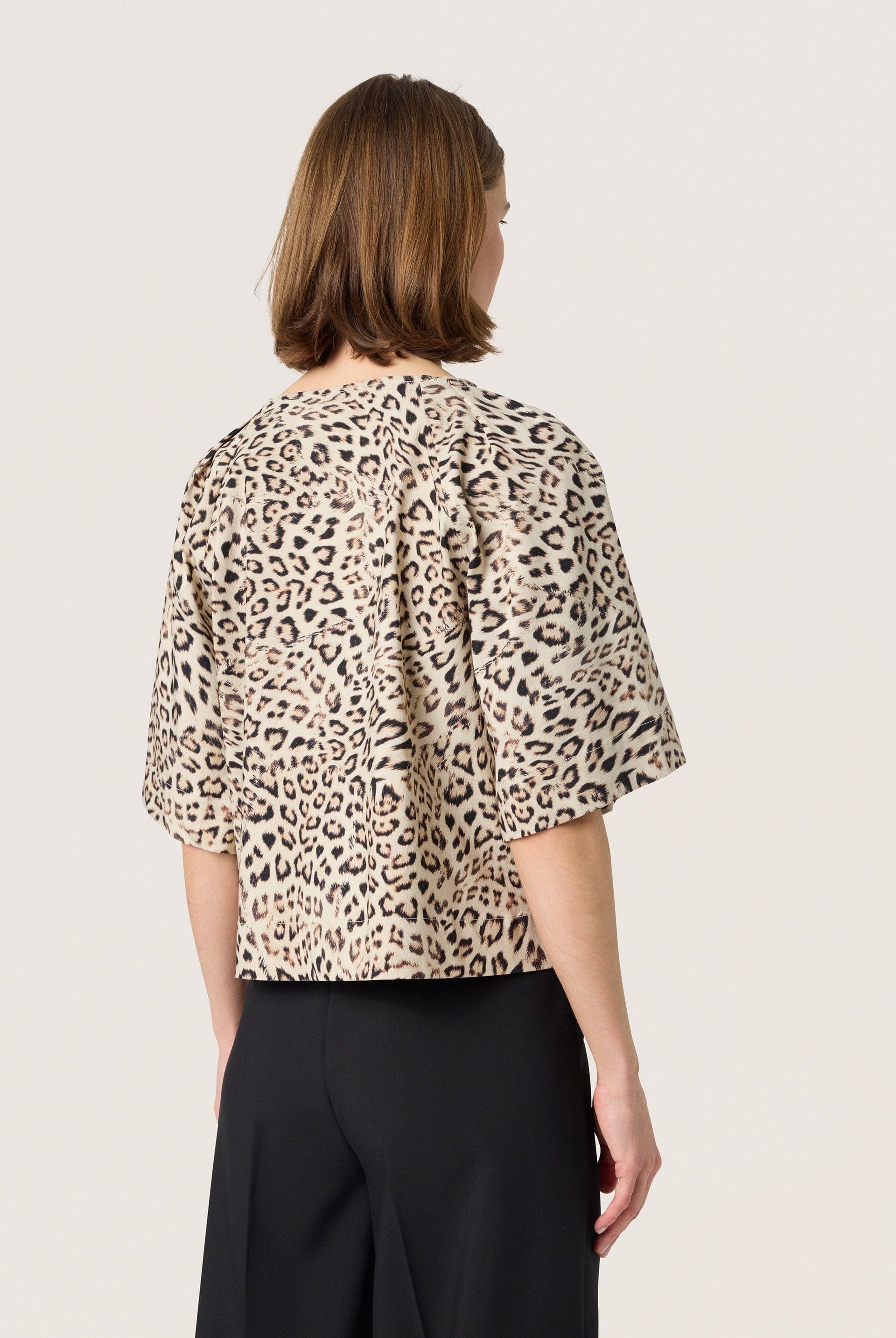 Soaked in Luxury Jalina Blouse - Leopard Print