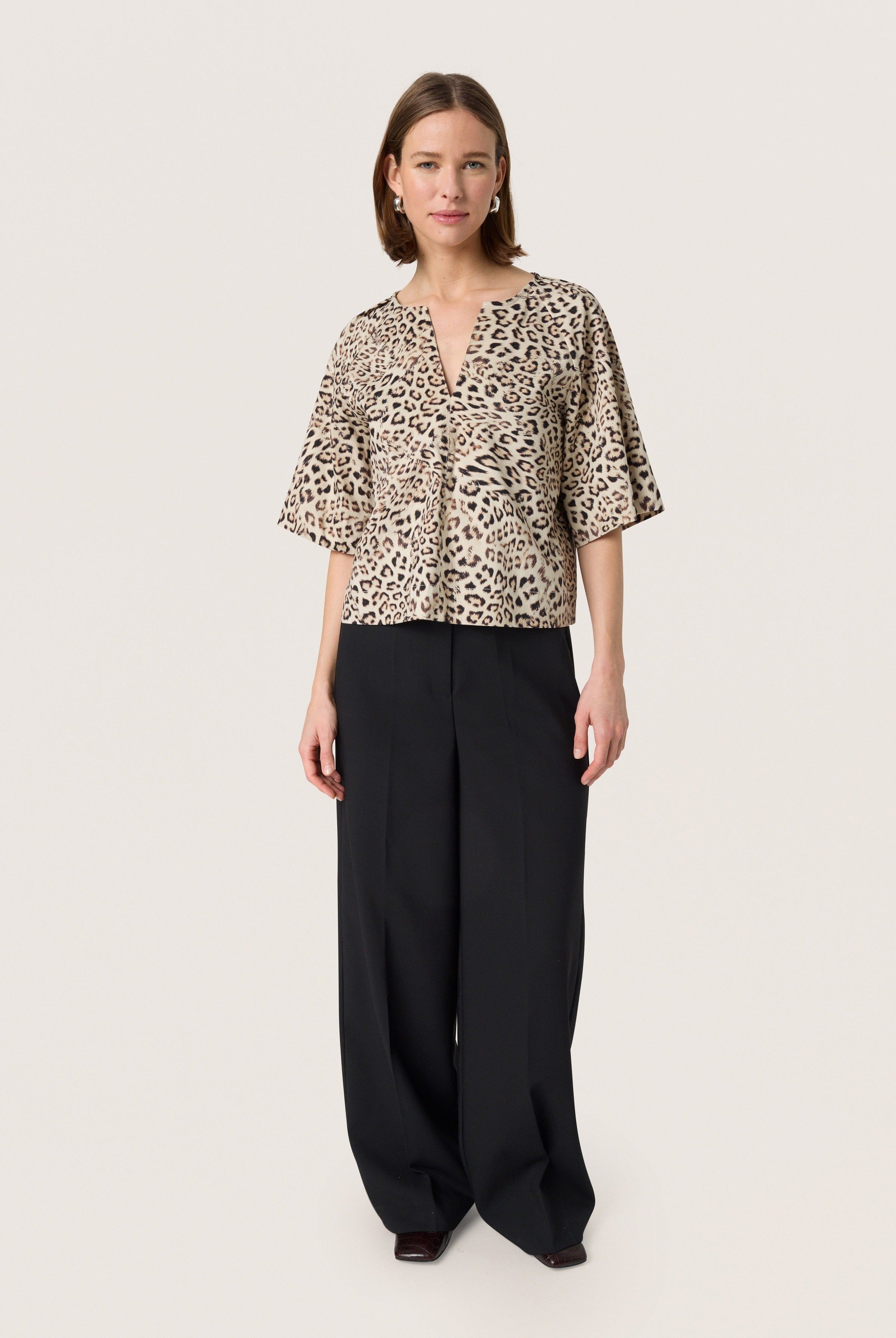 Soaked in Luxury Jalina Blouse - Leopard Print