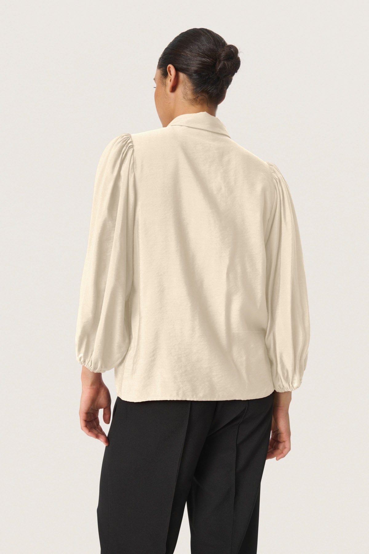 Soaked in Luxury Leodora Stefani 3/4 Sleeve Shirt - Oatmeal