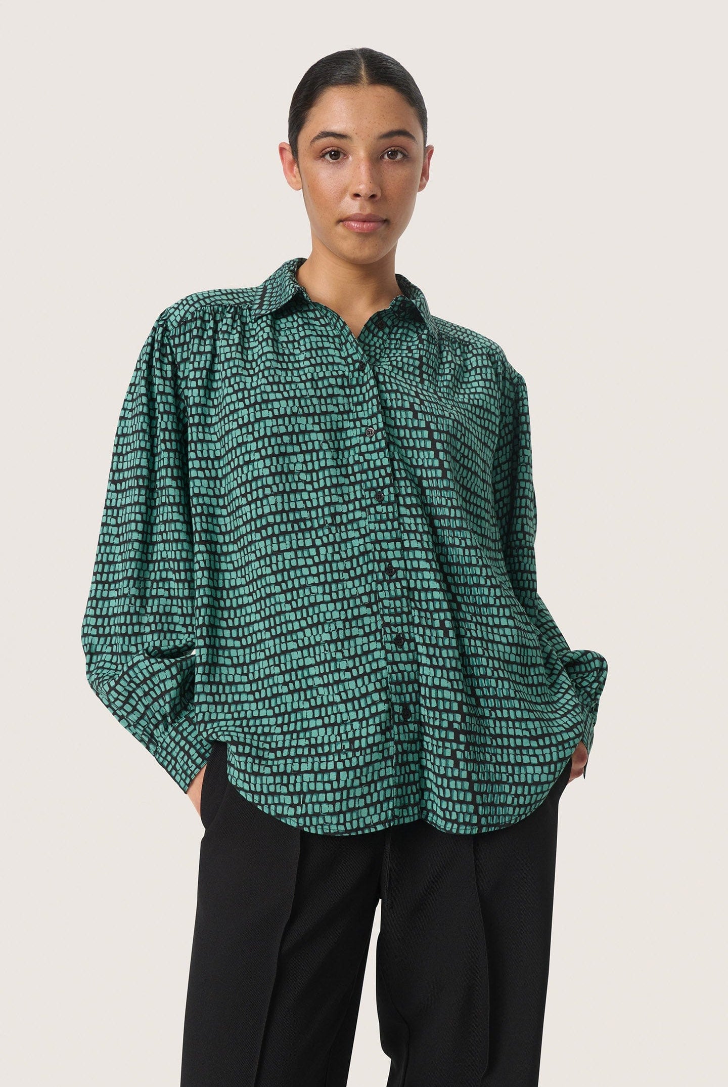 Soaked in Luxury Makena Ebba Printed Shirt - Bottle Green Square Print