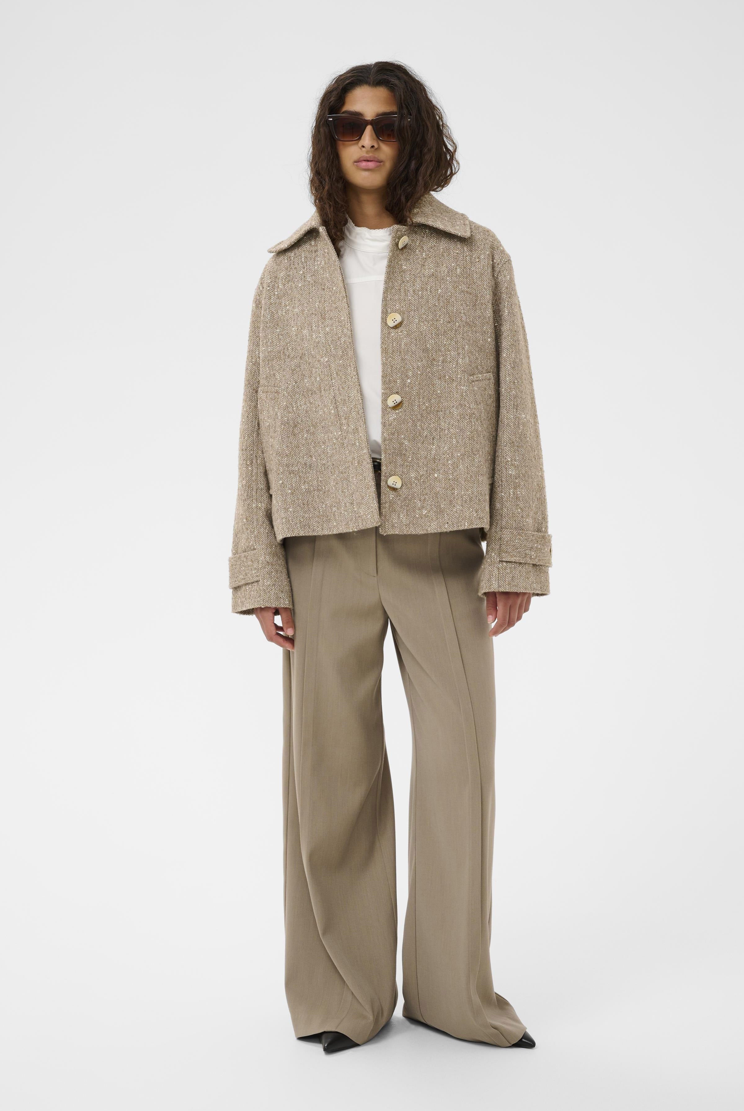 Soaked in Luxury Oleia Short Jacket - Fossil/White Twill