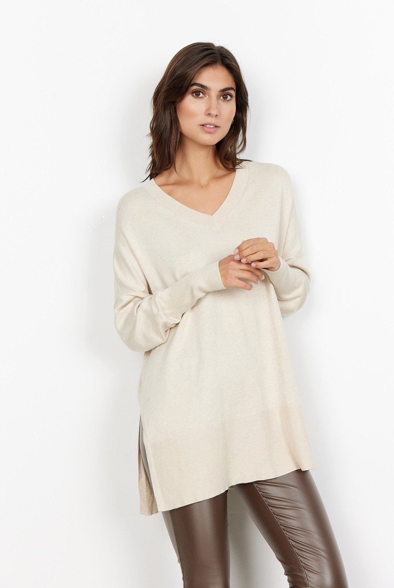 Soya Concept Dollie Long Line V Neck Jumper - Cream Melange