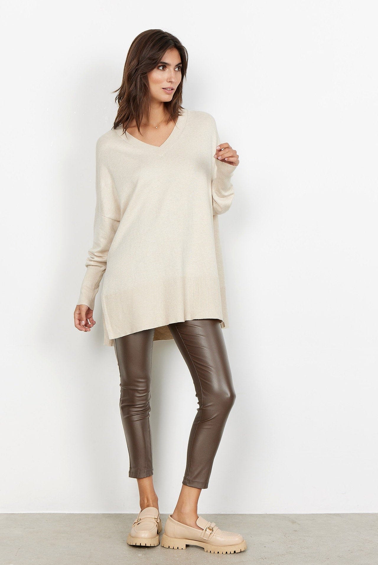 Soya Concept Dollie Long Line V Neck Jumper - Cream Melange