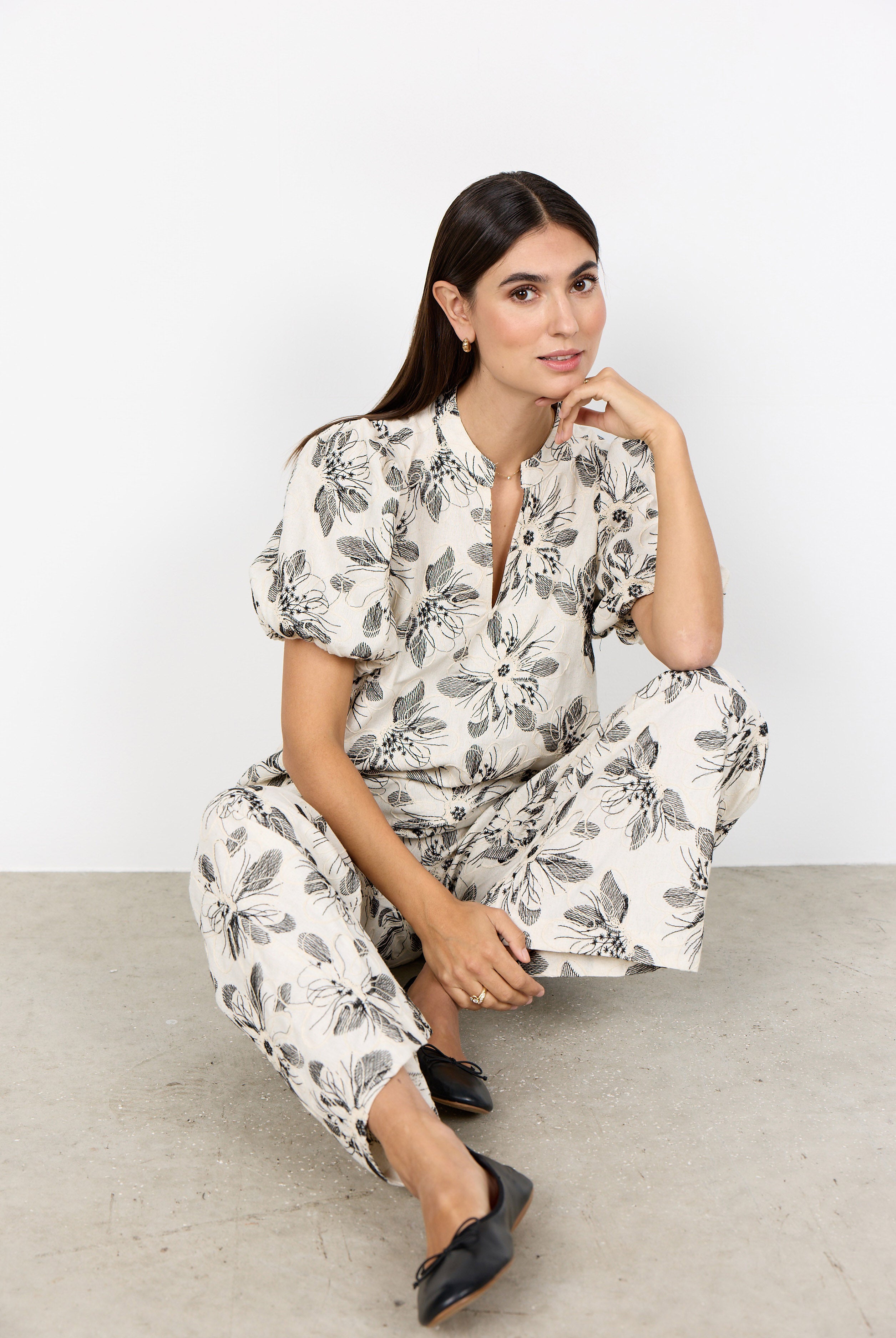 Soya Concept Gabriele Monochrome Floral Blouse - Cream Combi