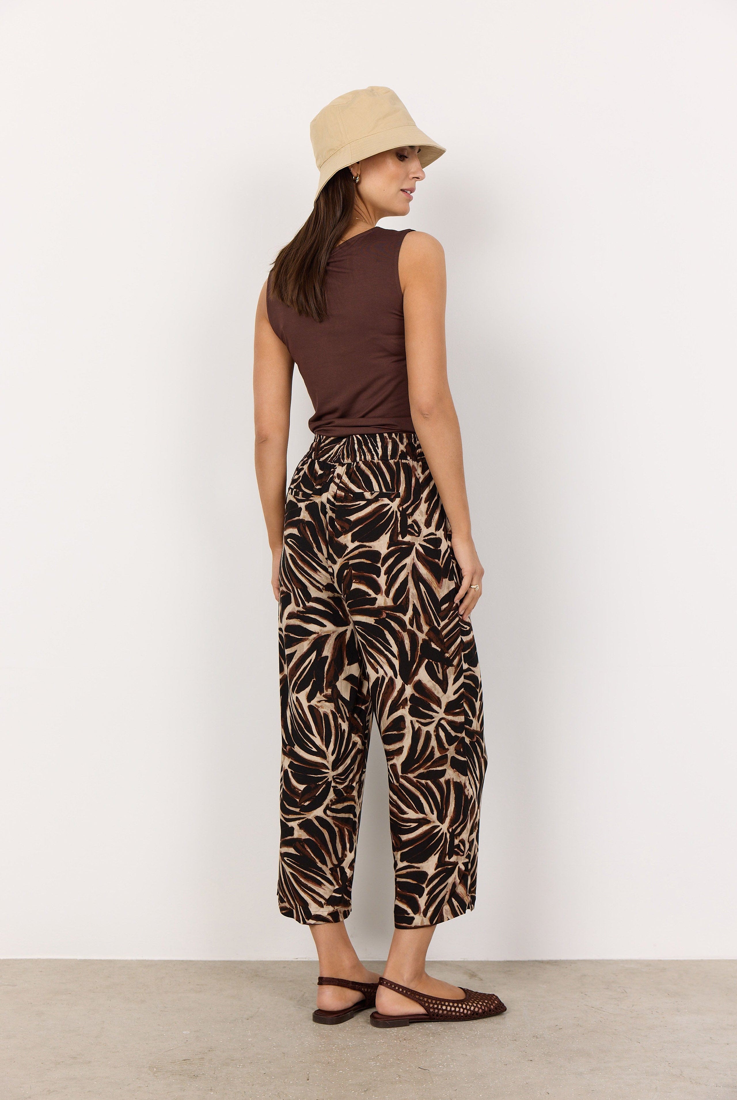 Soya Concept Roksana Leaf Print Cropped Trousers - Hot Fudge Combi