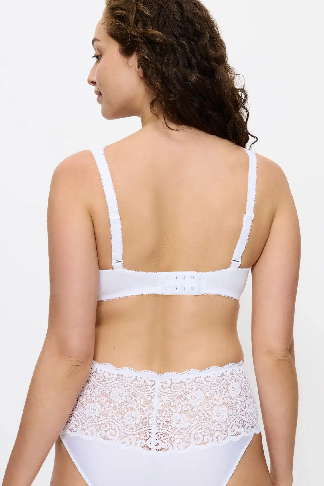 Triumph Amourette Wired + Padded Lace Bra - White