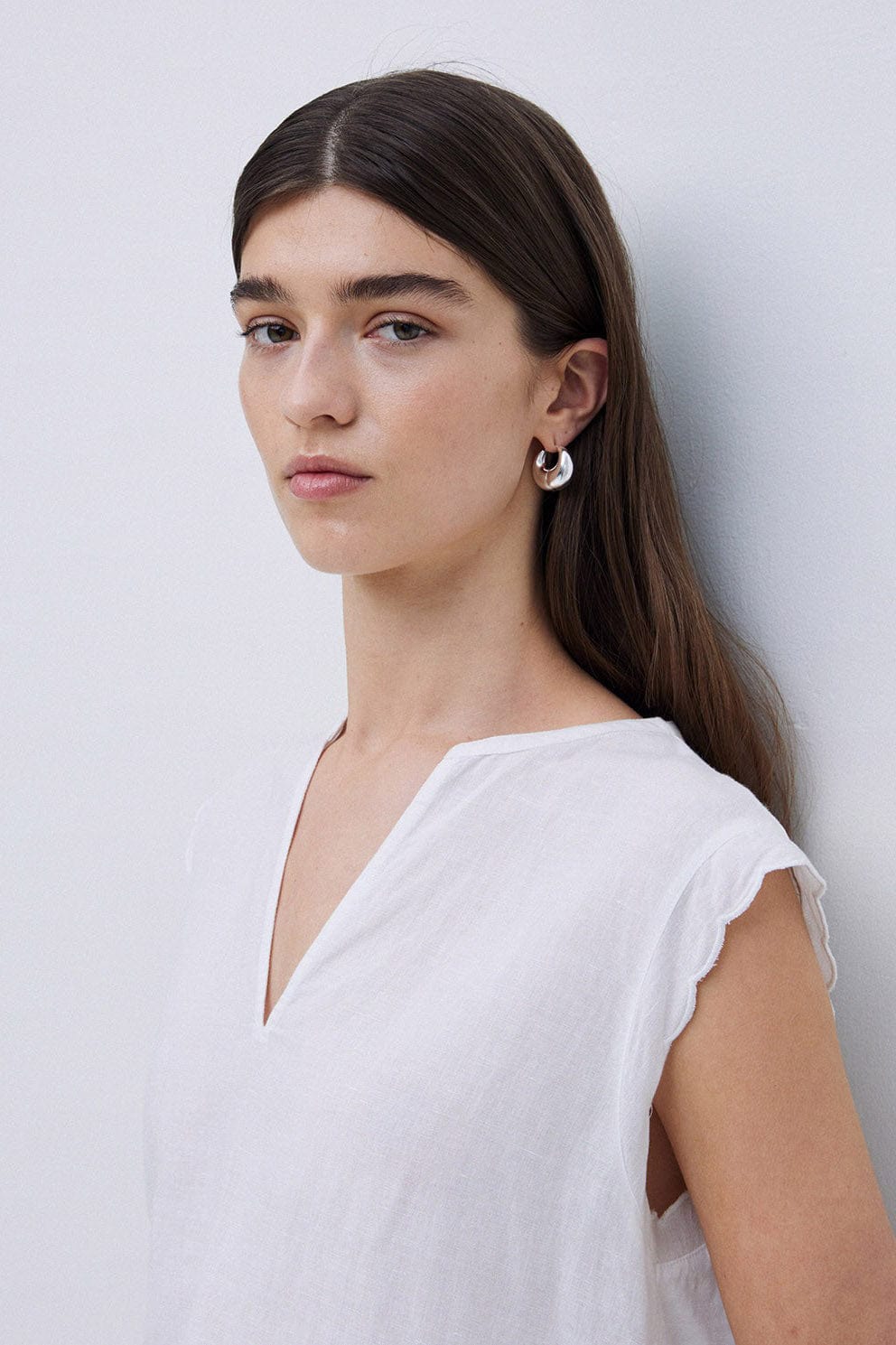 Yerse Claudie Cotton/Linen Sleeveless Top - White