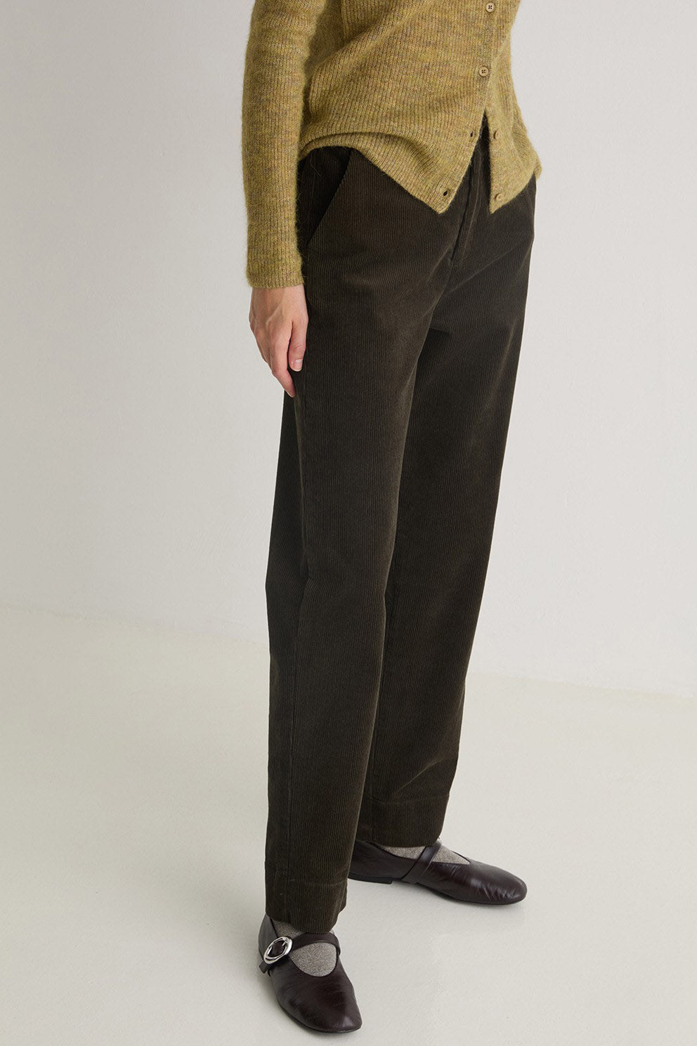 Yerse Cord Straight Trousers - Olive