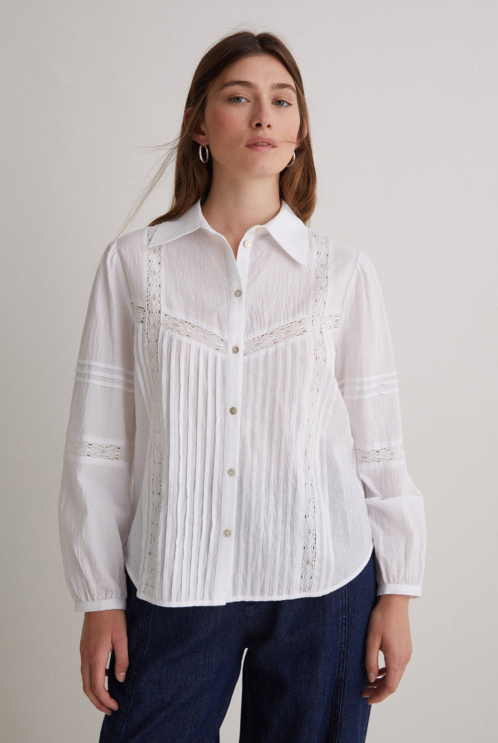 Yerse Cotton Shirt with Decorative Stitching - White
