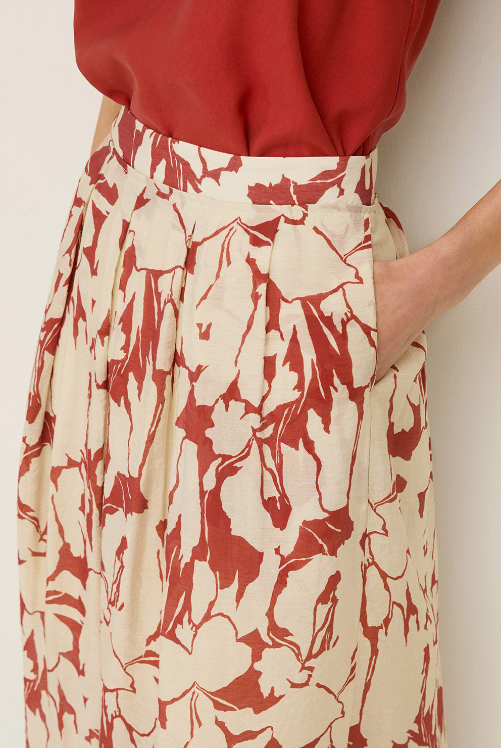 Yerse Floral Printed Midi Skirt - Dark Red