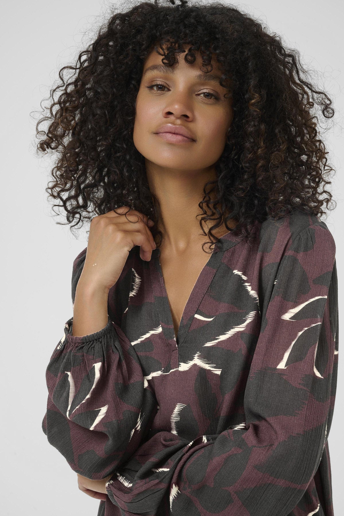 Kaffe Beate Leaf Print Blouse - Windsor Wine/Black