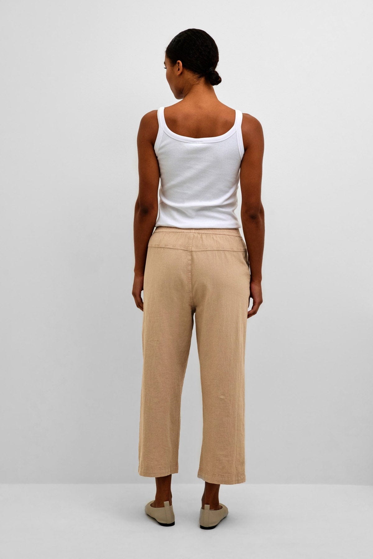 Kaffe Naya Cotton Elasticated Waist Cropped Trousers - Classic Sand