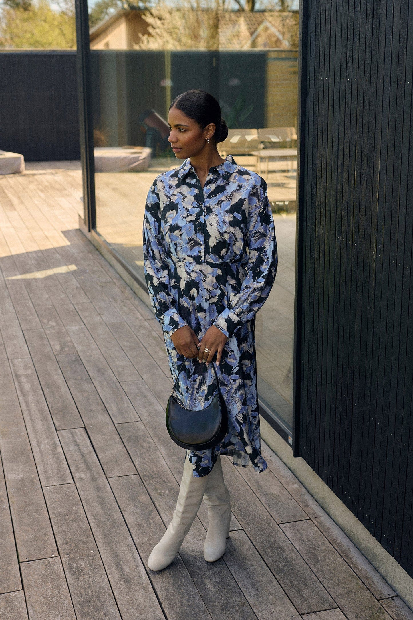 Kaffe Victoria Shirt Midi Dress - Black/Blue Graphic Strokes