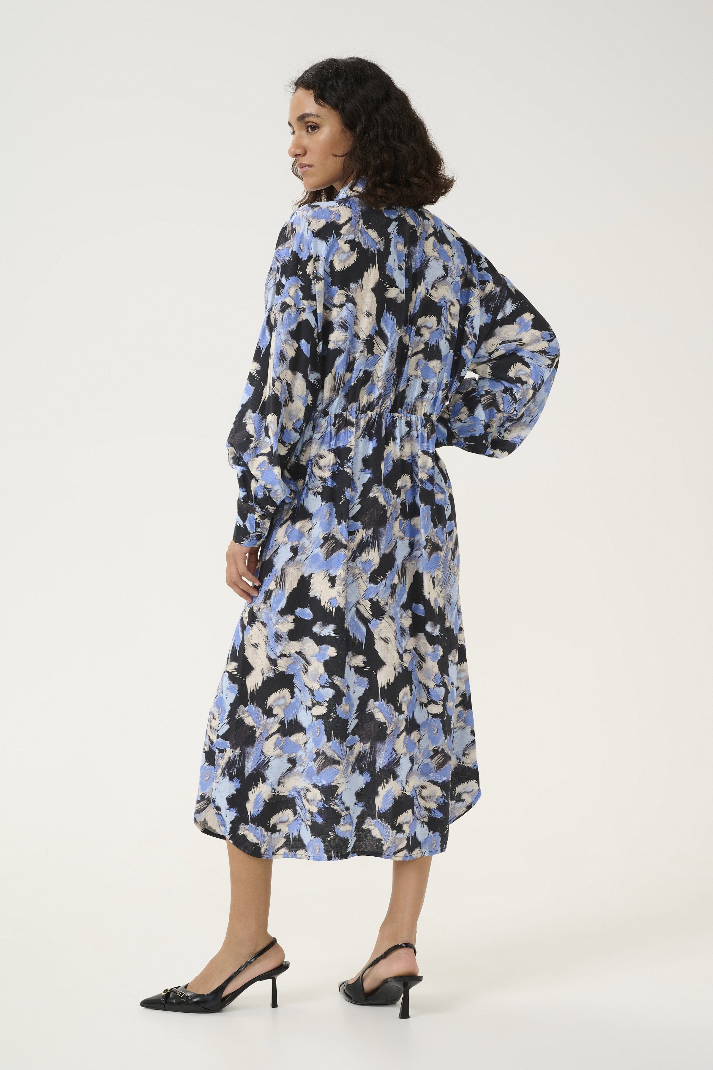 Kaffe Victoria Shirt Midi Dress - Black/Blue Graphic Strokes